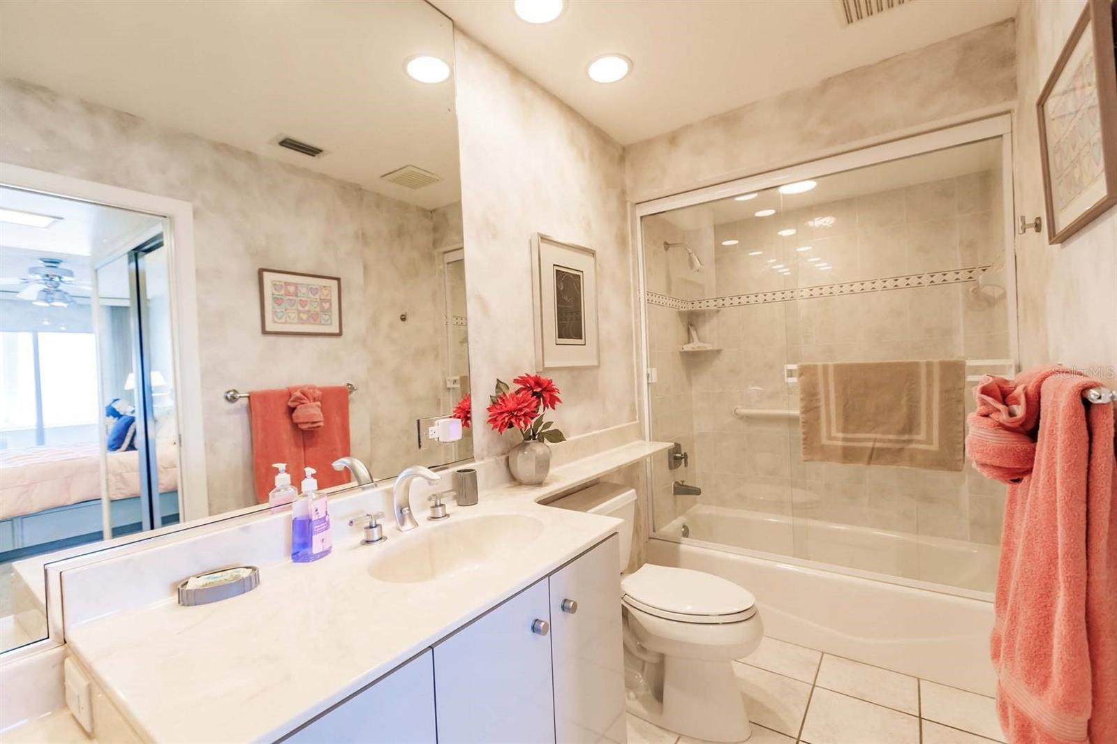 PEPPERTREE BAY IV - Residential Lease