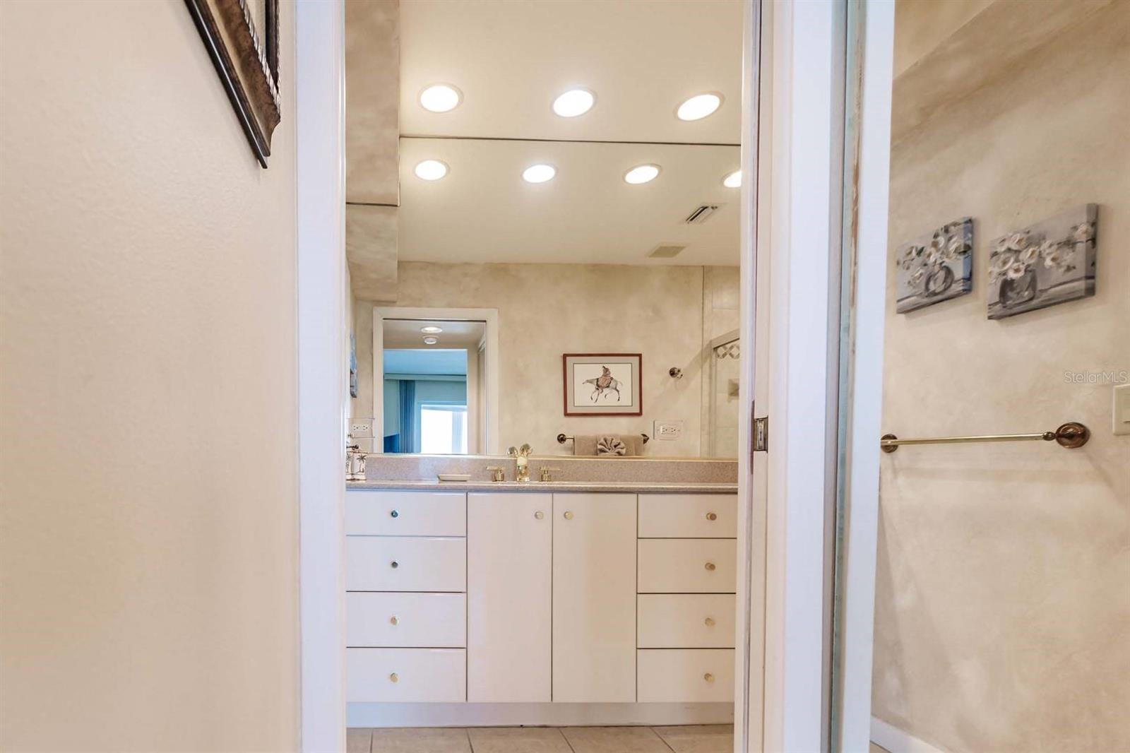 PEPPERTREE BAY IV - Residential Lease