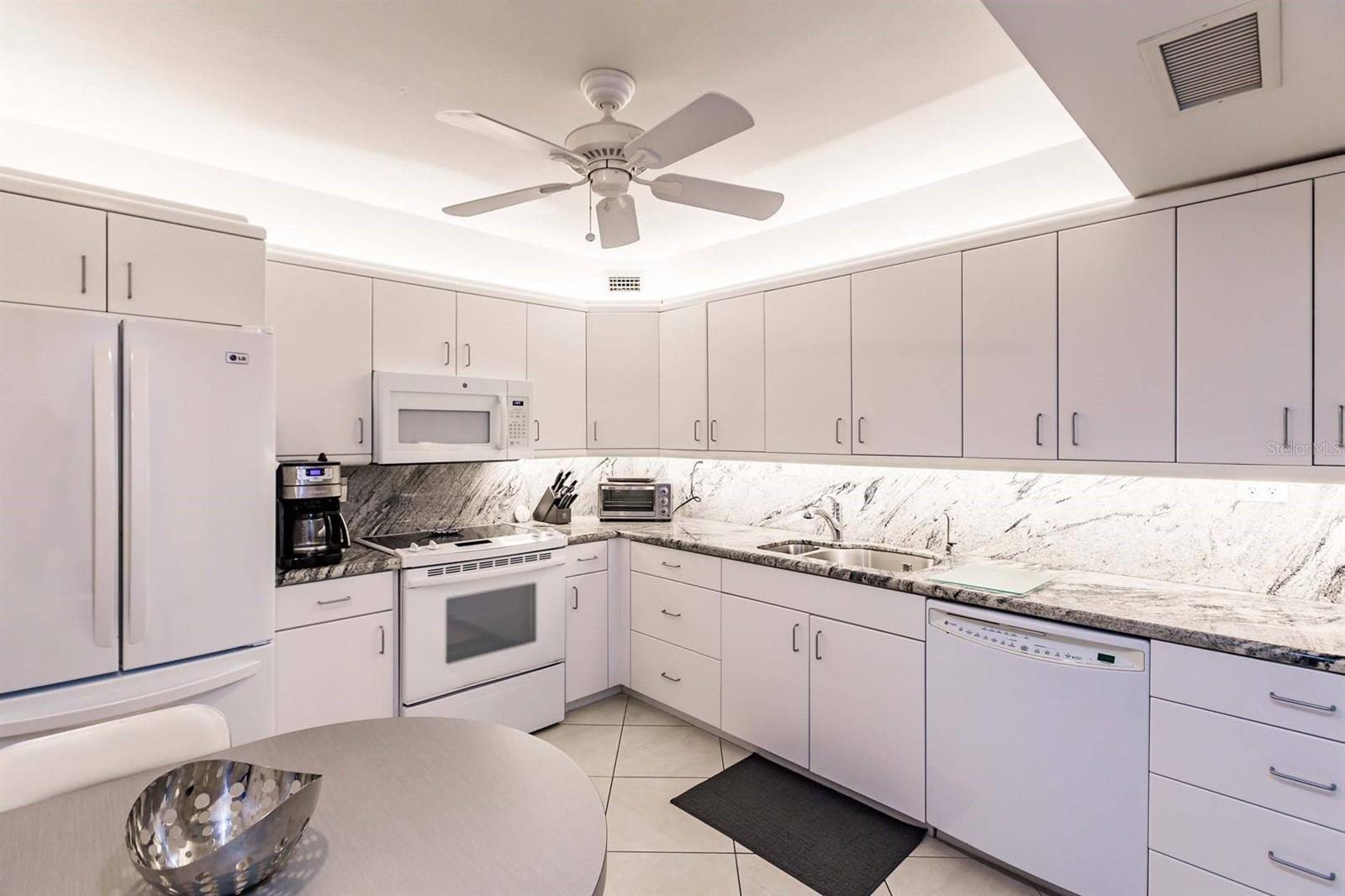 PEPPERTREE BAY IV - Residential Lease