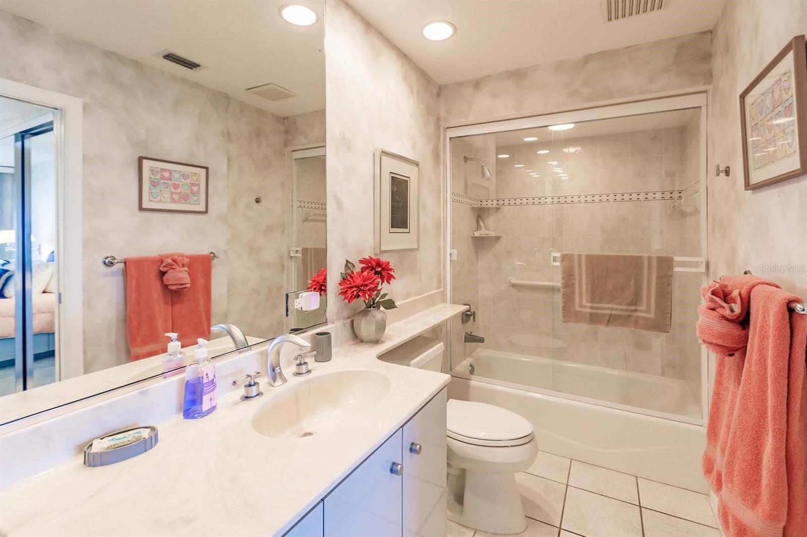 PEPPERTREE BAY IV - Residential Lease