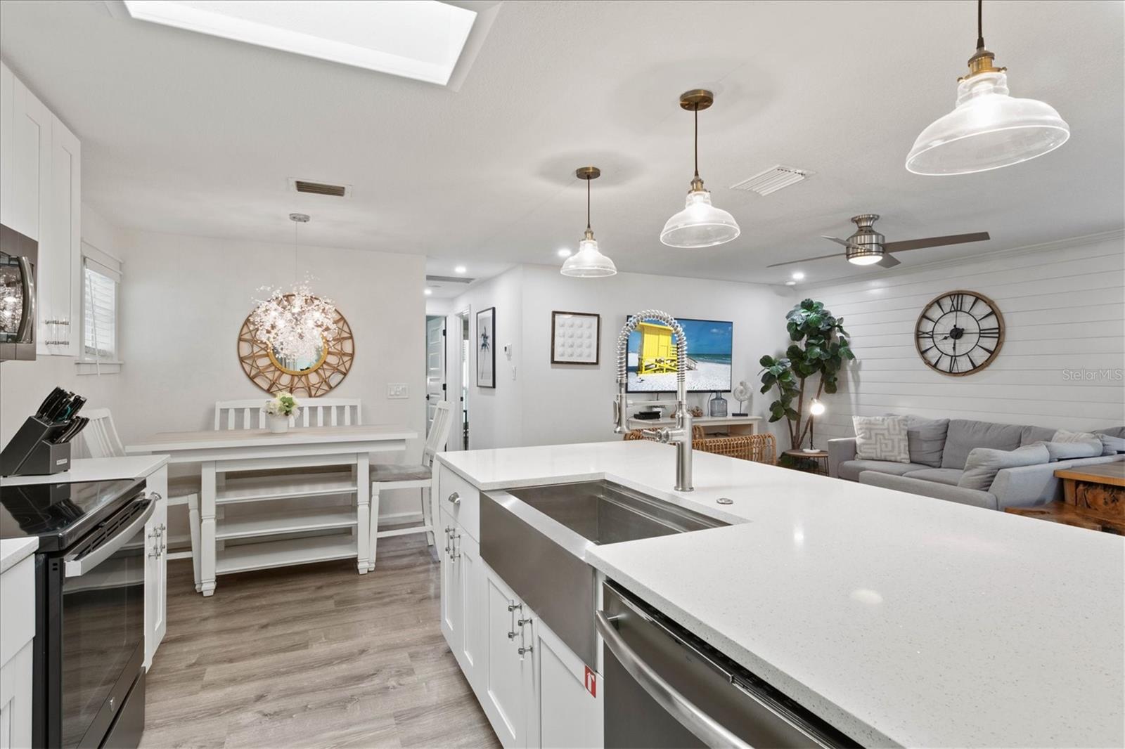 WEST WIND SHORES - Residential Income