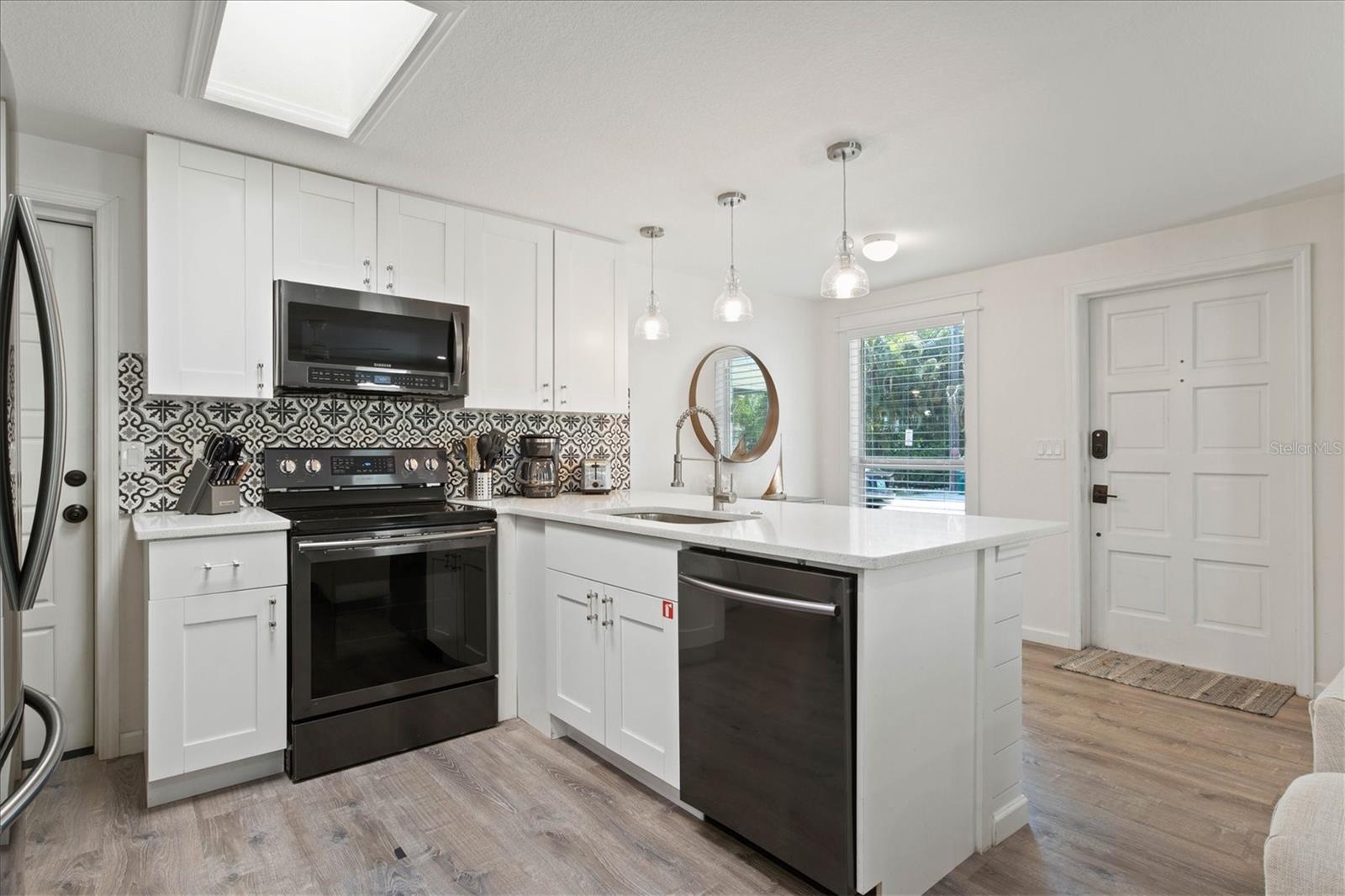 WEST WIND SHORES - Residential Income