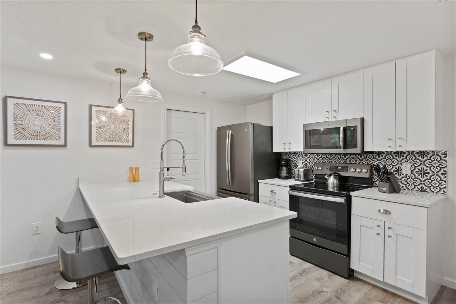 WEST WIND SHORES - Residential Income