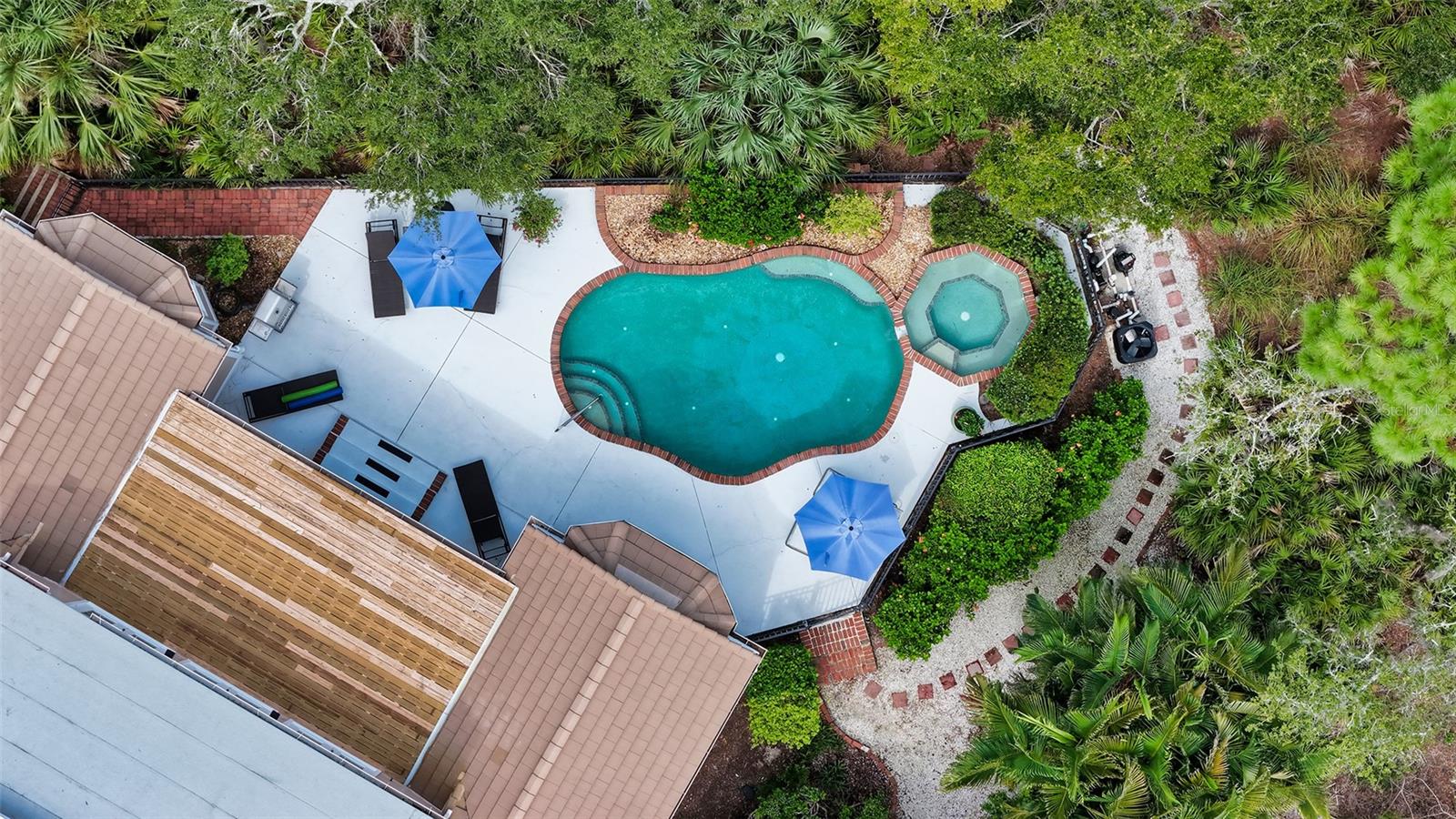 BISHOPSCOURT AT THE OAKS PRESERVE - Residential