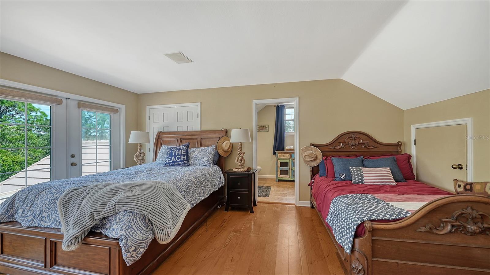 BISHOPSCOURT AT THE OAKS PRESERVE - Residential