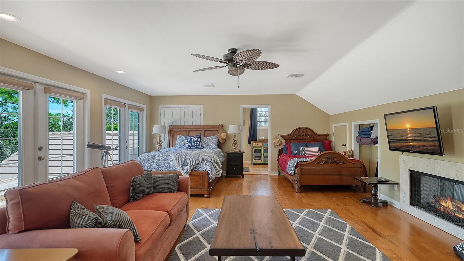 BISHOPSCOURT AT THE OAKS PRESERVE - Residential