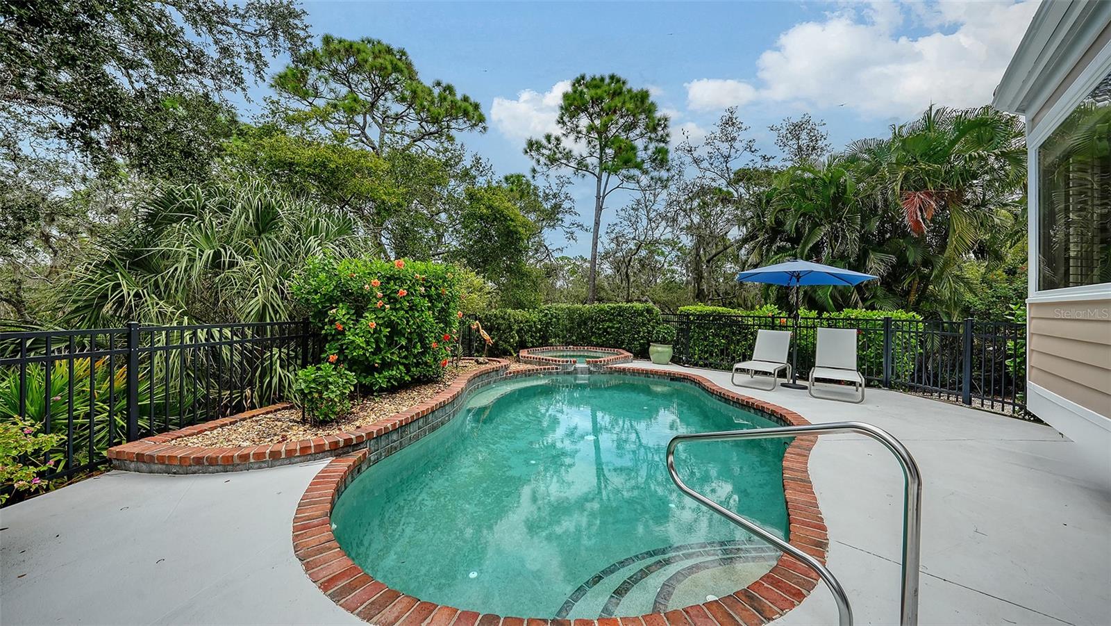 BISHOPSCOURT AT THE OAKS PRESERVE - Residential