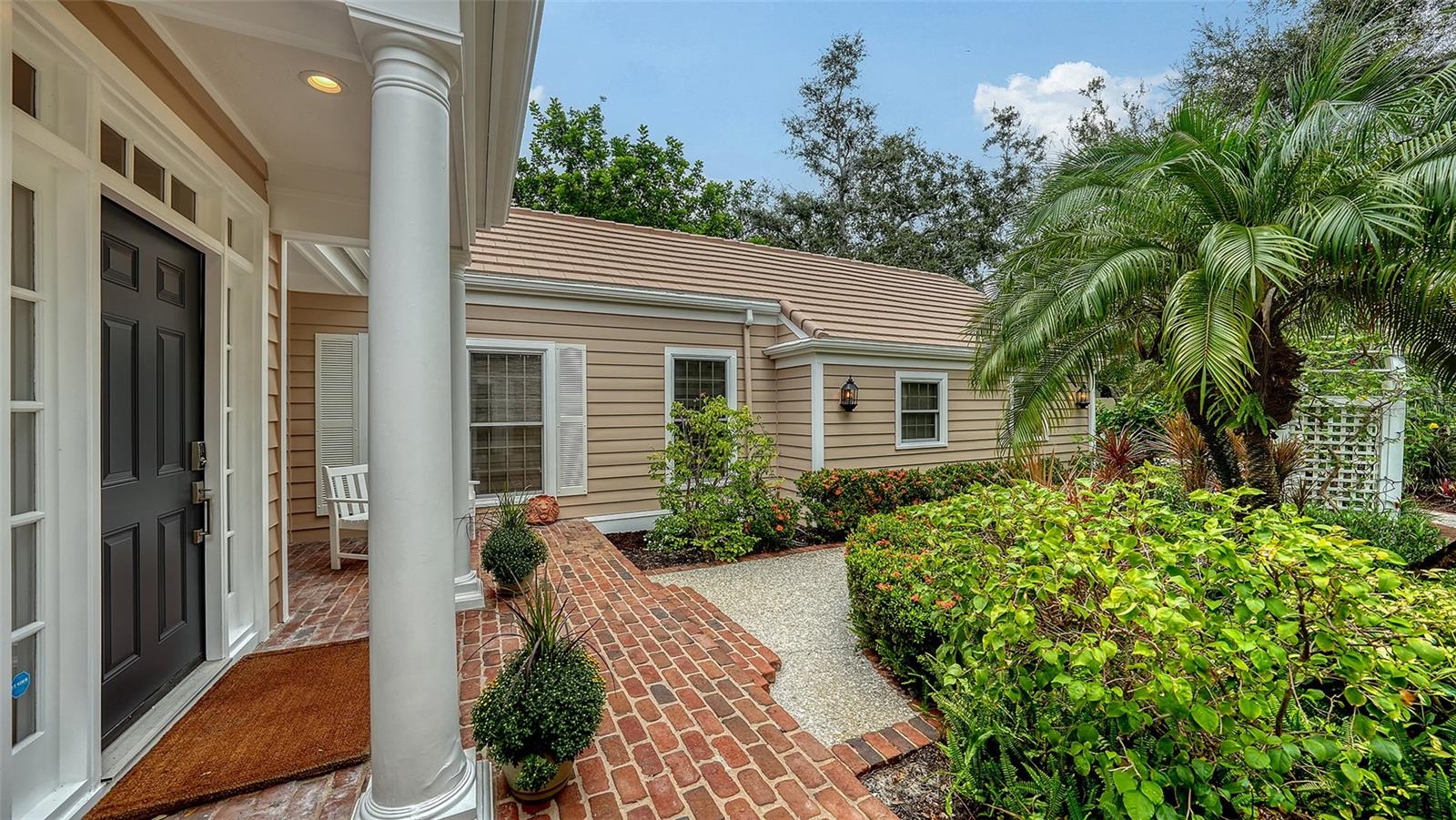 BISHOPSCOURT AT THE OAKS PRESERVE - Residential