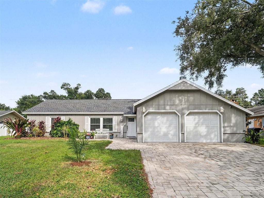 Photo of 4333 Charing Cross Road, Sarasota, FL 34241 (MLS # A4707365)
