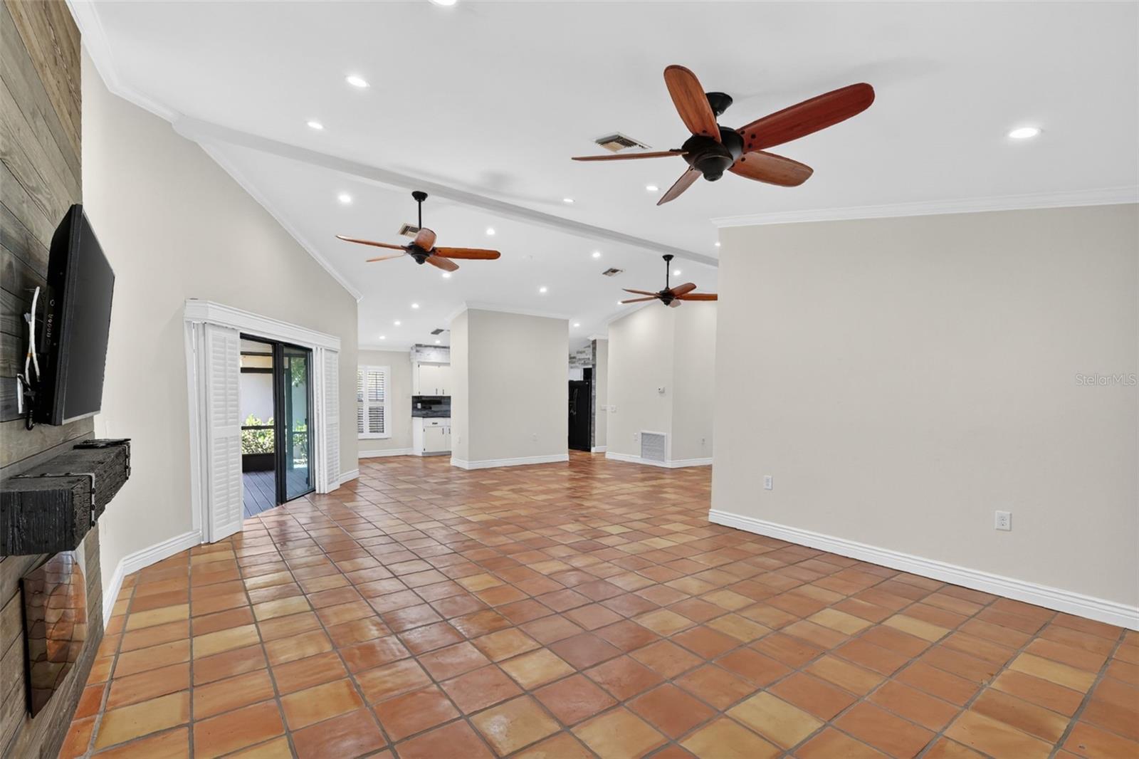 EUSTIS HARBOR ISLAND VILLAS - Residential