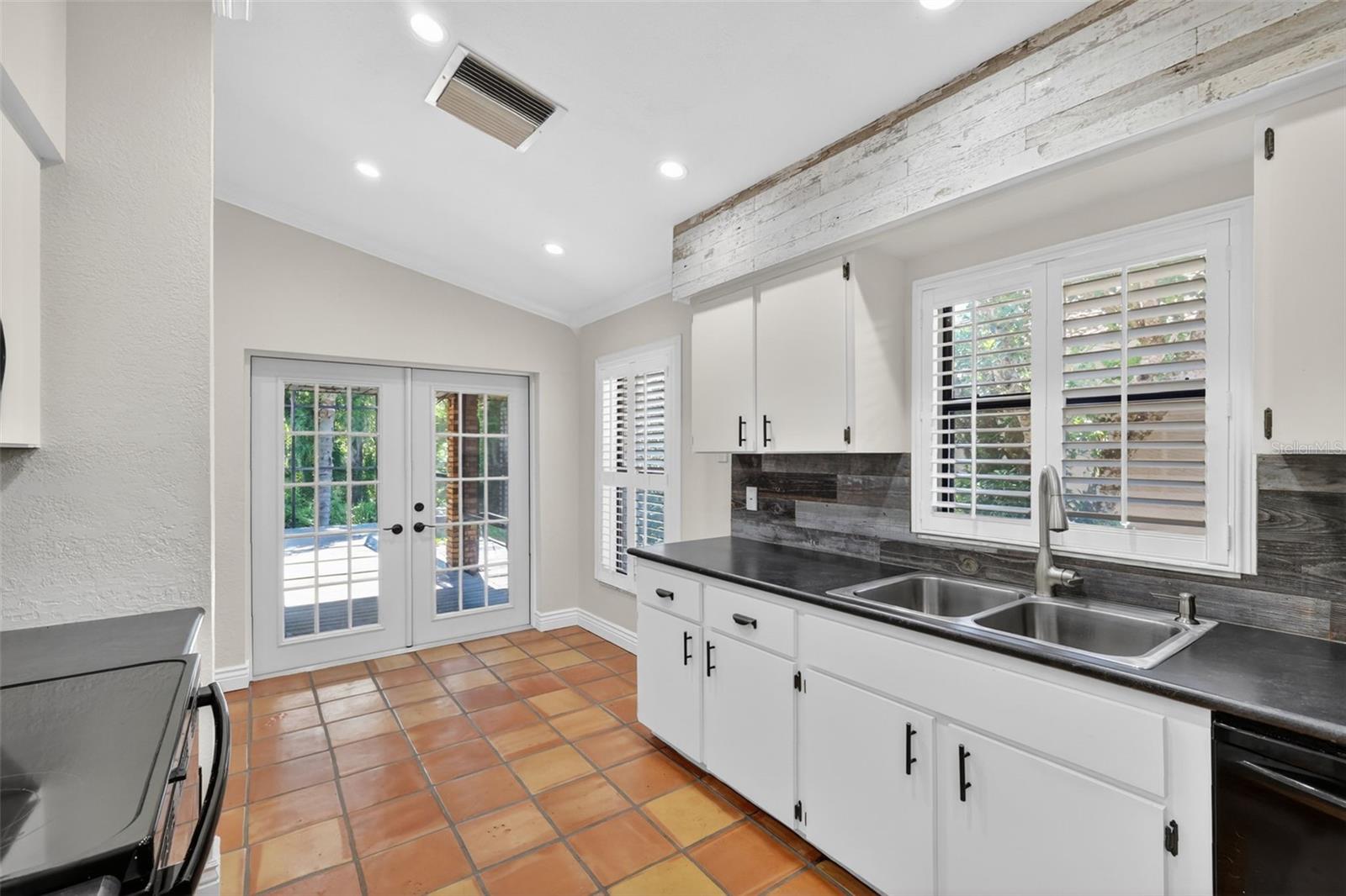 EUSTIS HARBOR ISLAND VILLAS - Residential