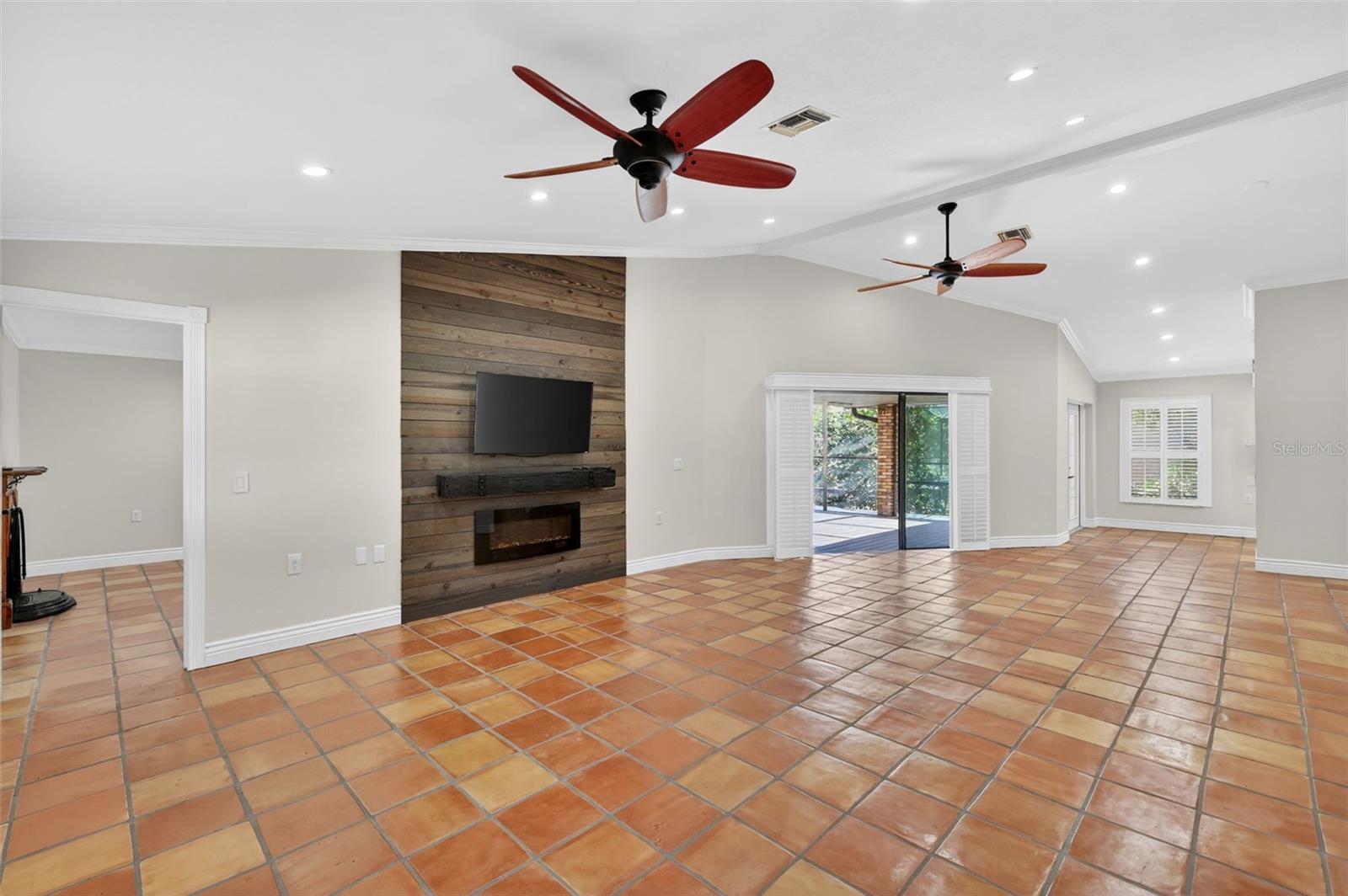 EUSTIS HARBOR ISLAND VILLAS - Residential