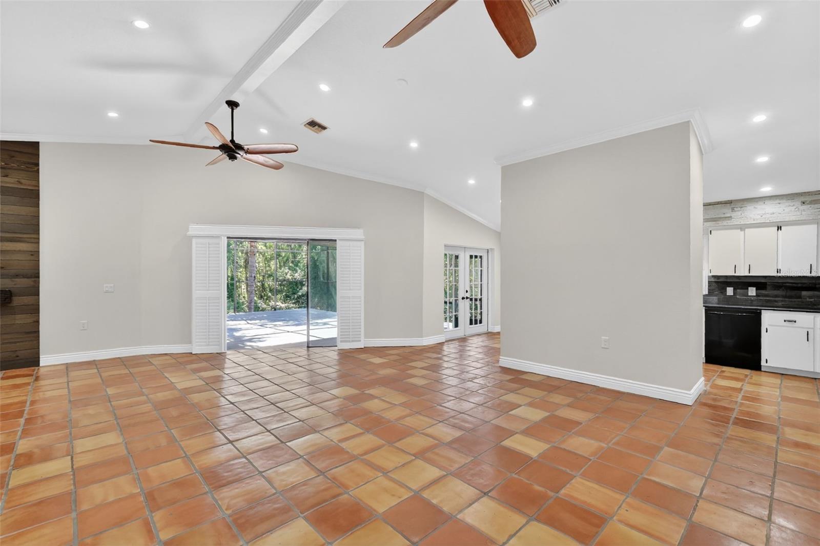 EUSTIS HARBOR ISLAND VILLAS - Residential
