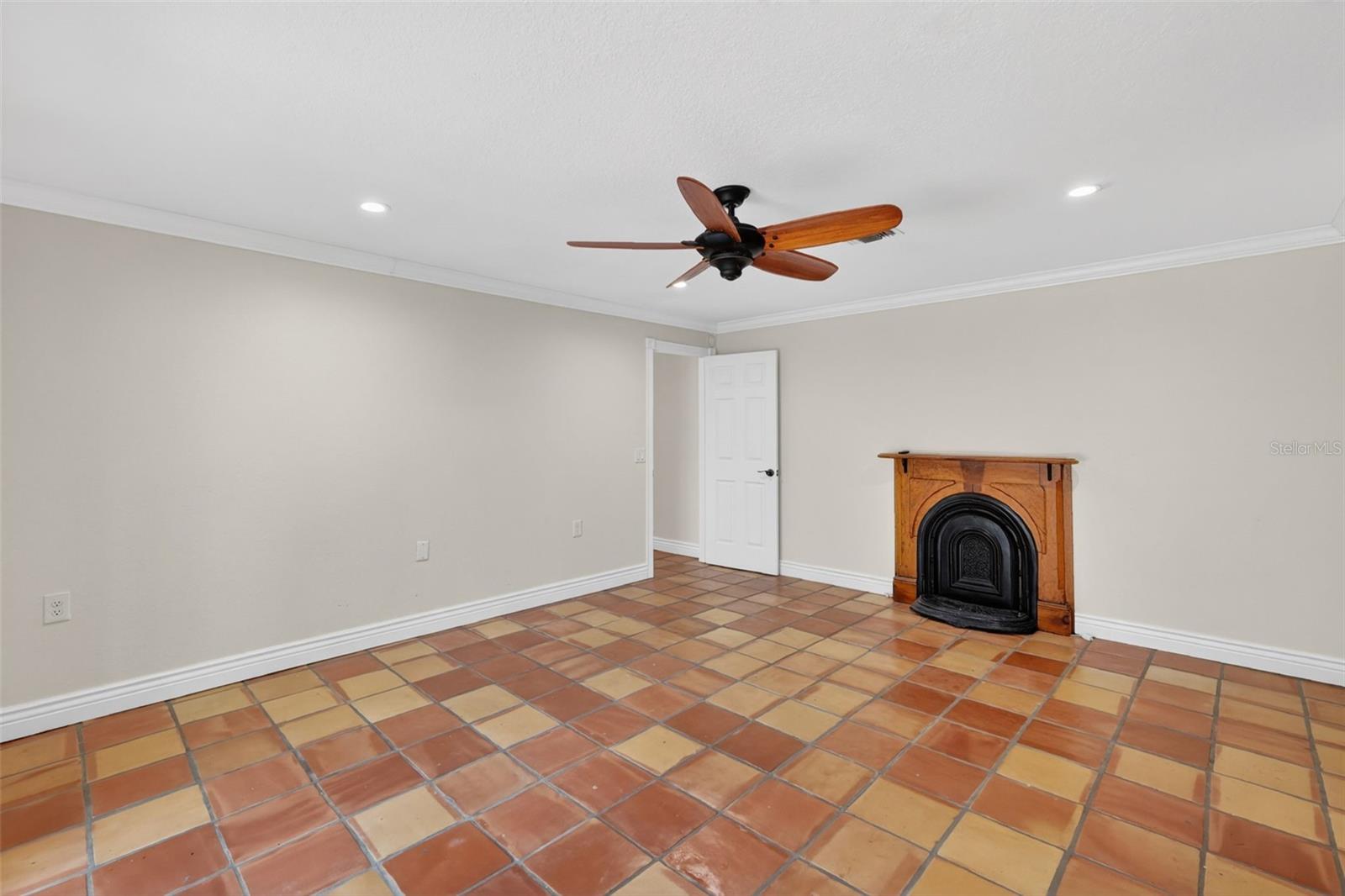 EUSTIS HARBOR ISLAND VILLAS - Residential