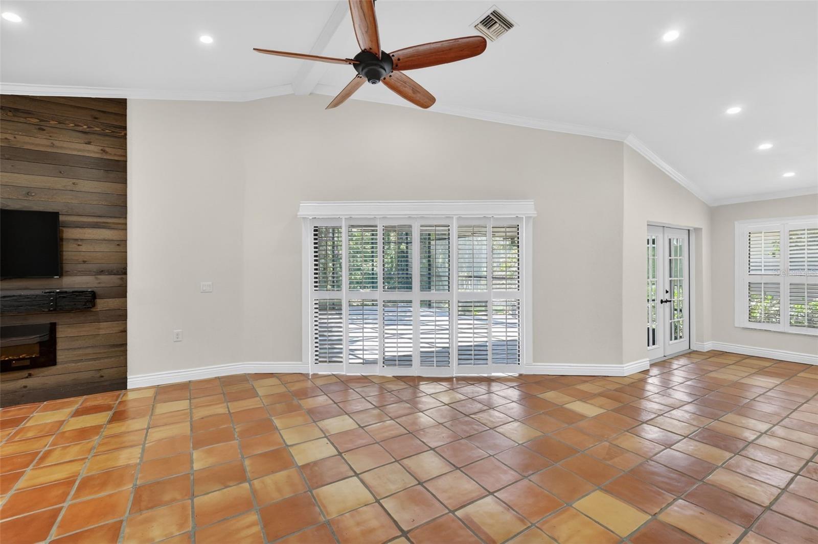 EUSTIS HARBOR ISLAND VILLAS - Residential