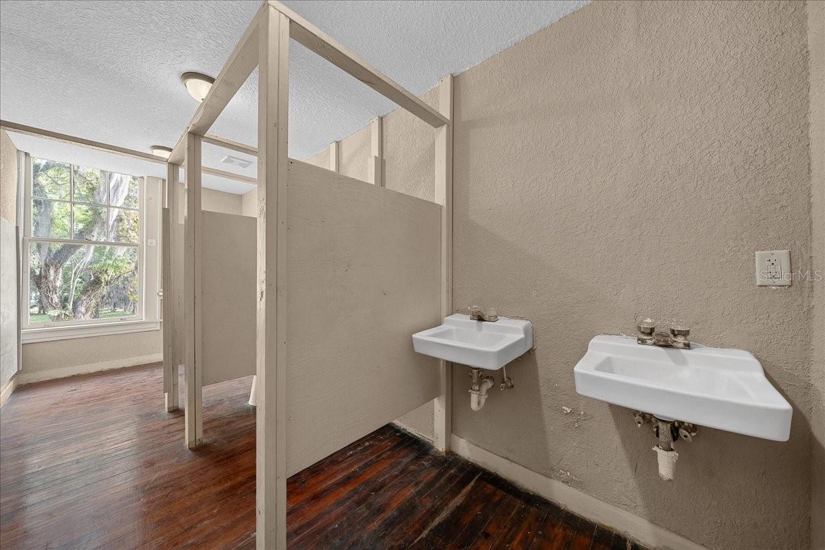 REARDON MIDDLE TOWN LTS - Commercial Sale