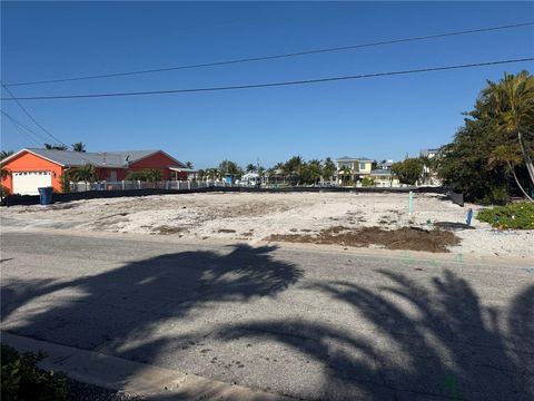 526 67TH STREET HOLMES BEACH FL 34217