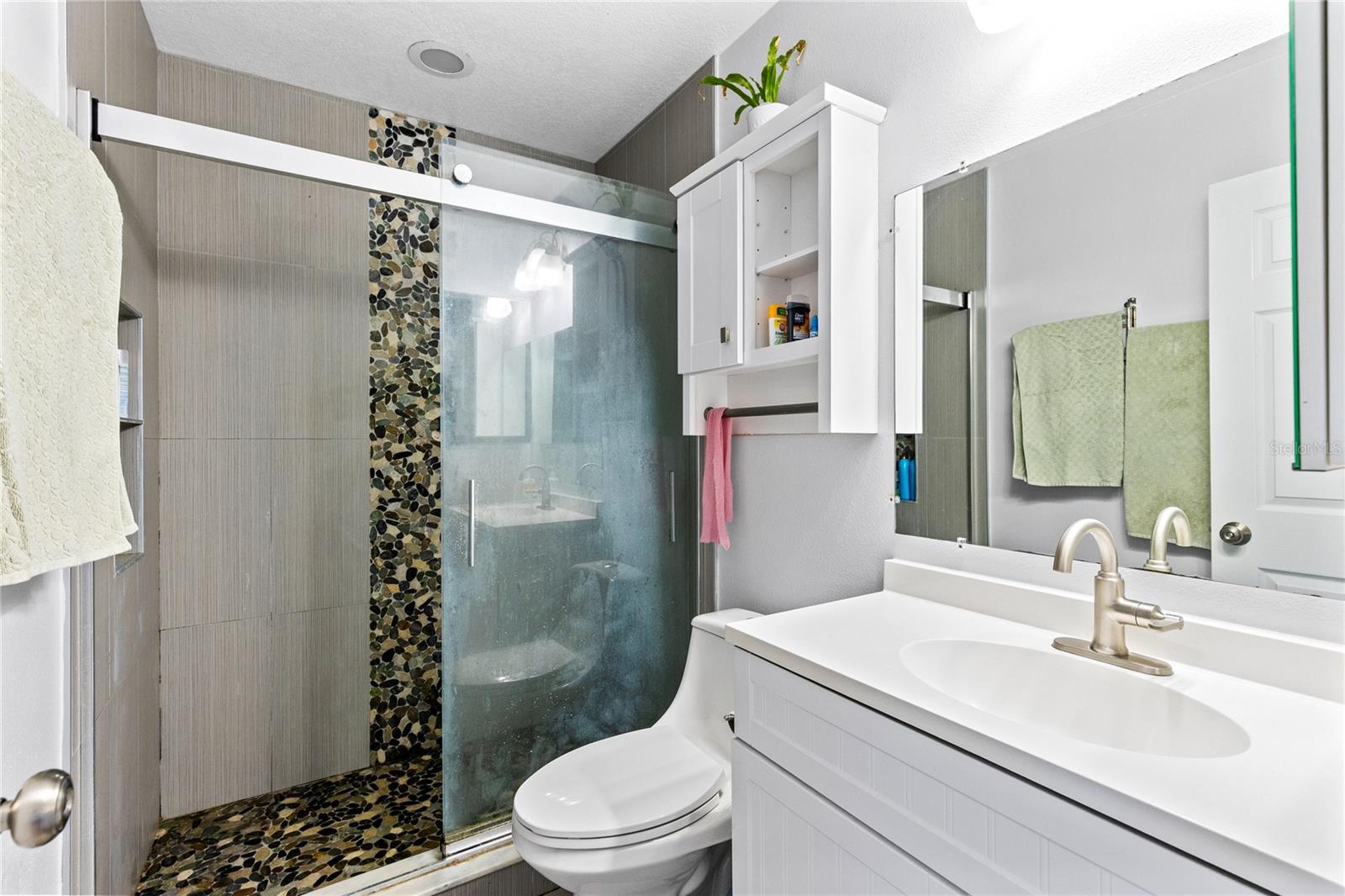 LEE VISTA SQUARE - Residential