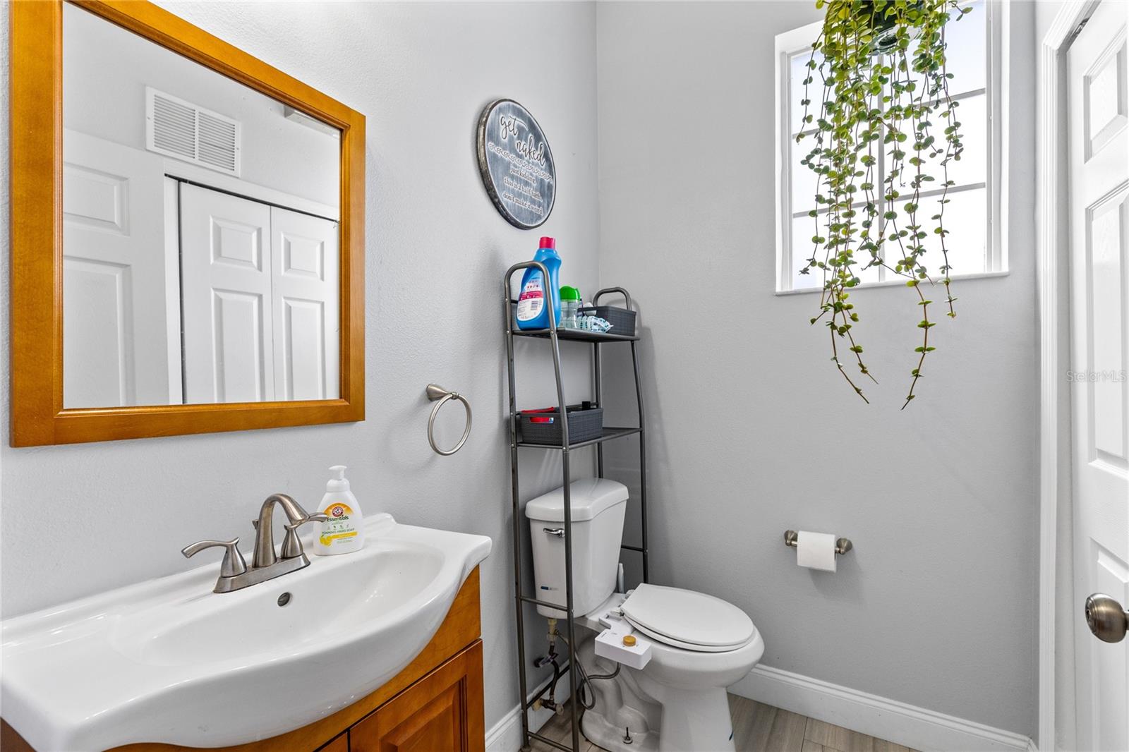 LEE VISTA SQUARE - Residential