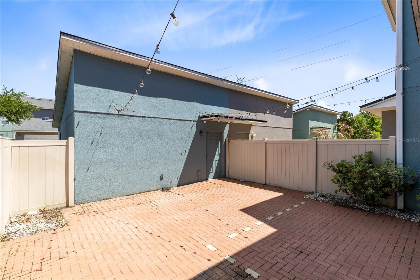 LEE VISTA SQUARE - Residential