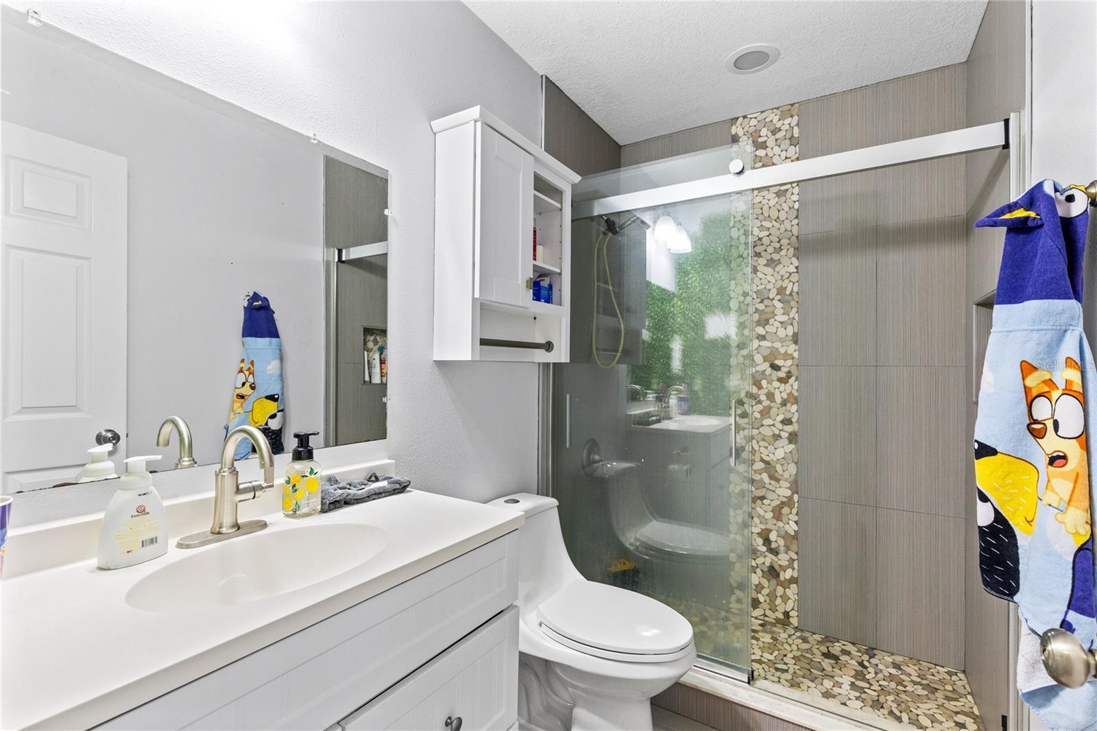 LEE VISTA SQUARE - Residential