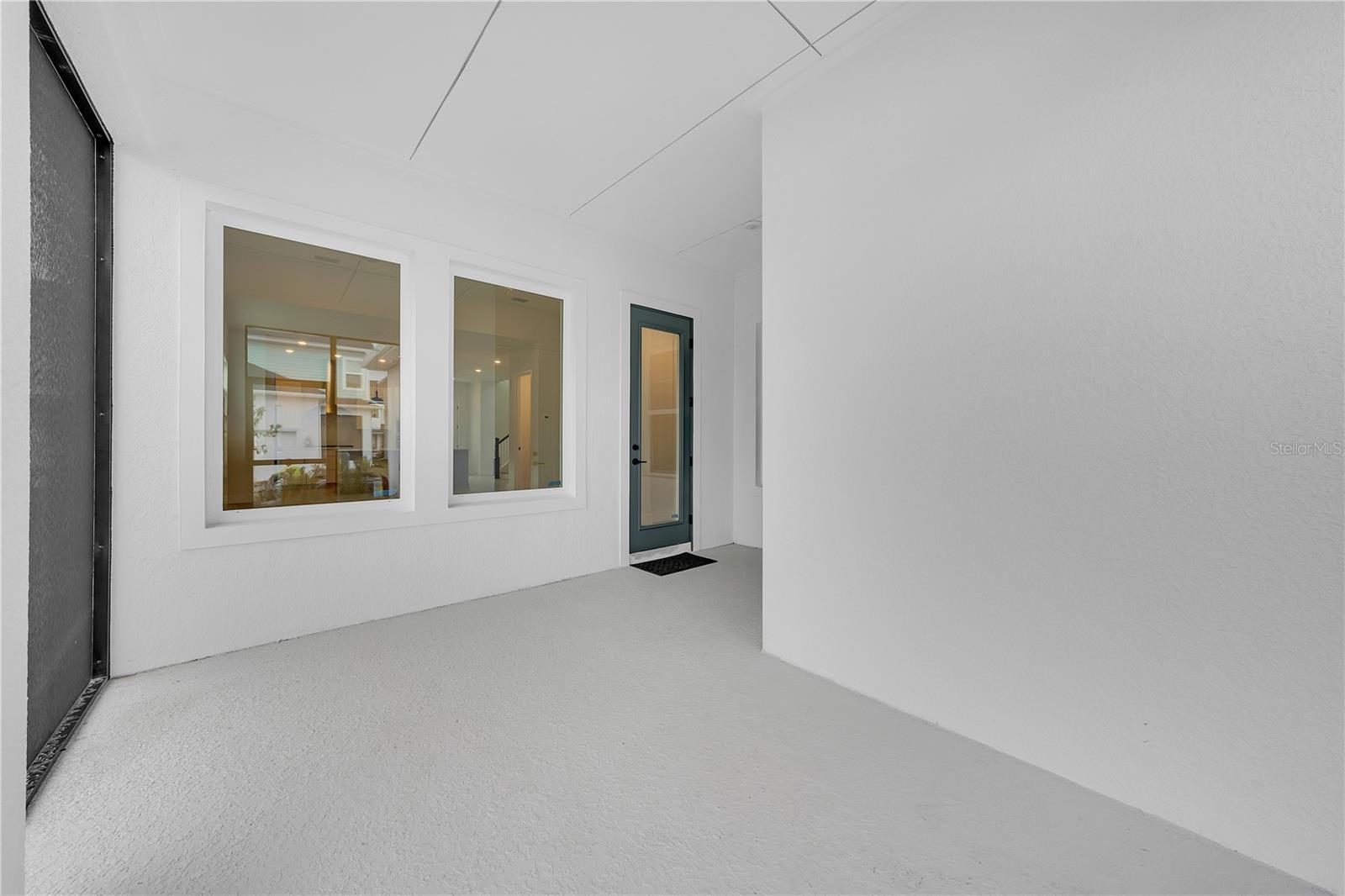 EMERALD LANDING AT WATERSIDE - Residential Lease