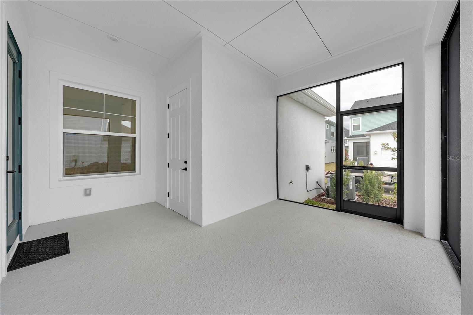 EMERALD LANDING AT WATERSIDE - Residential Lease