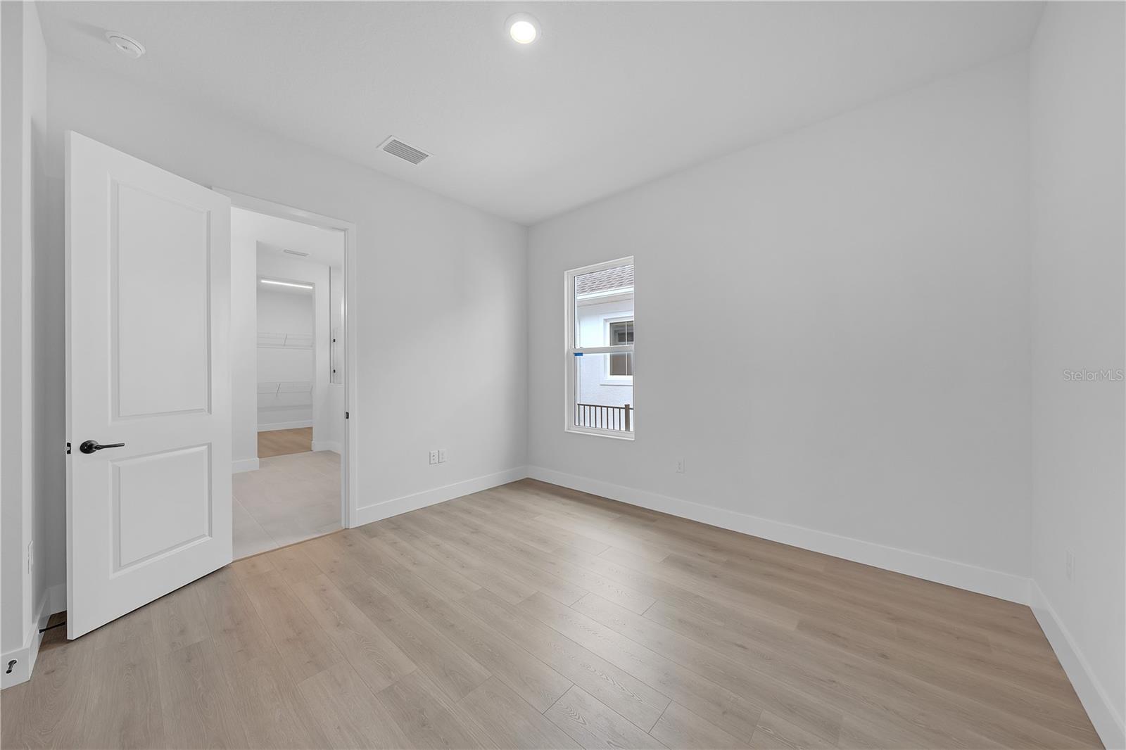 EMERALD LANDING AT WATERSIDE - Residential Lease
