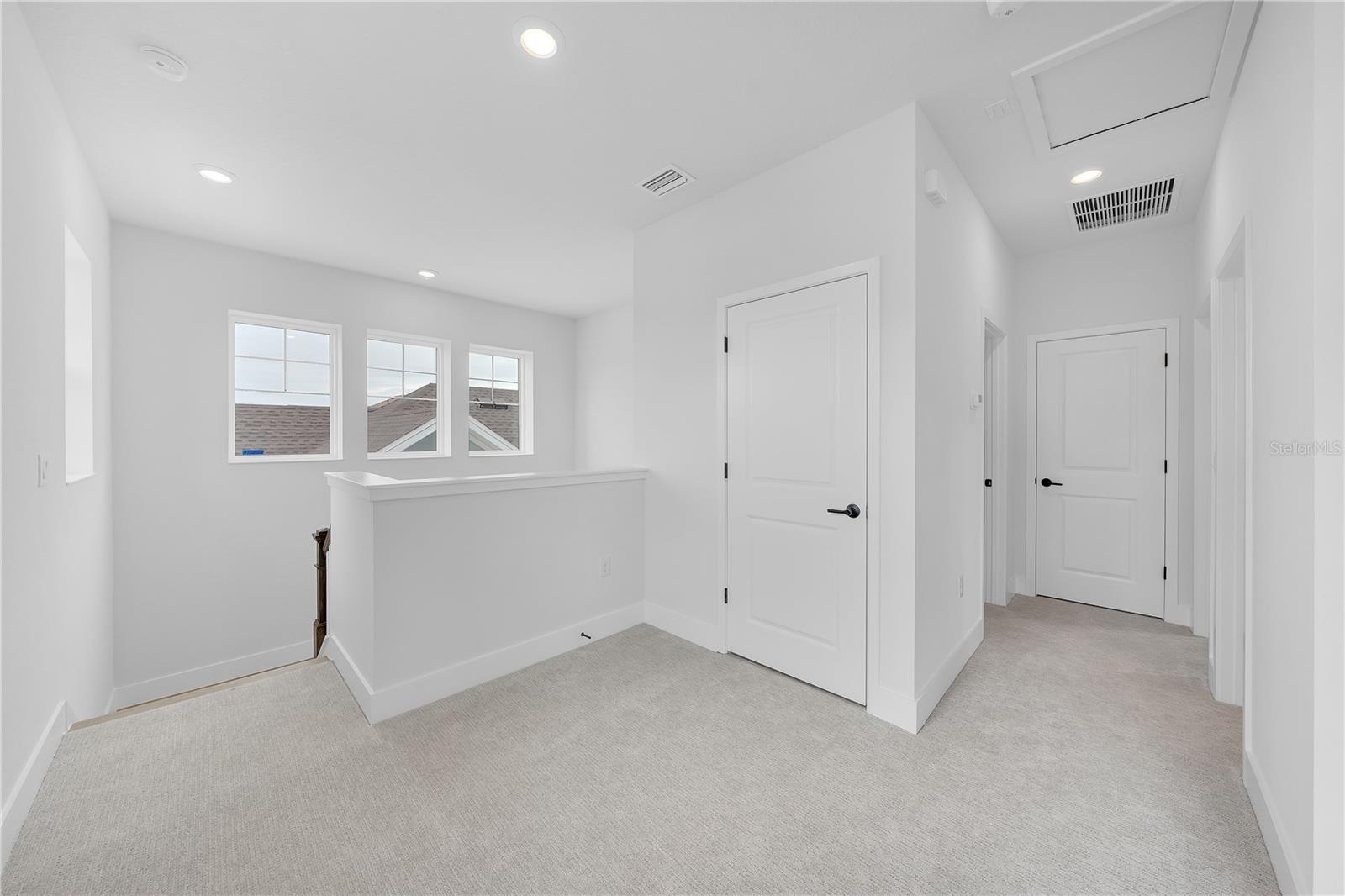 EMERALD LANDING AT WATERSIDE - Residential Lease