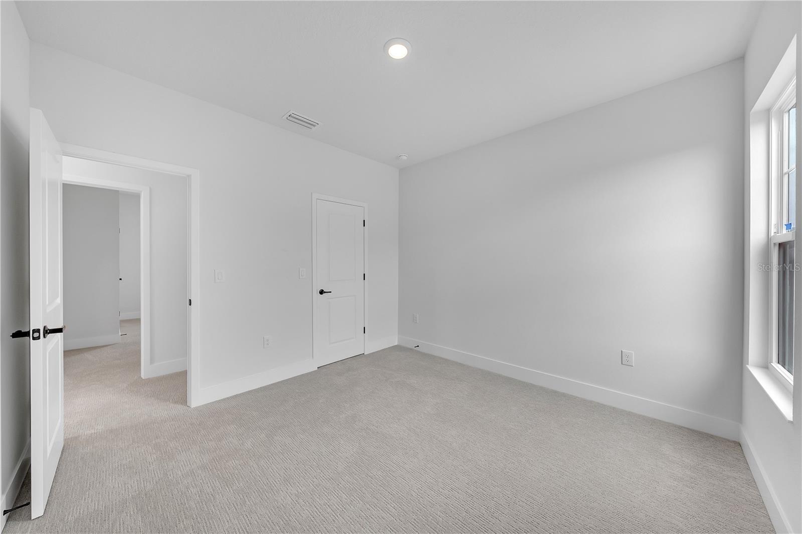 EMERALD LANDING AT WATERSIDE - Residential Lease
