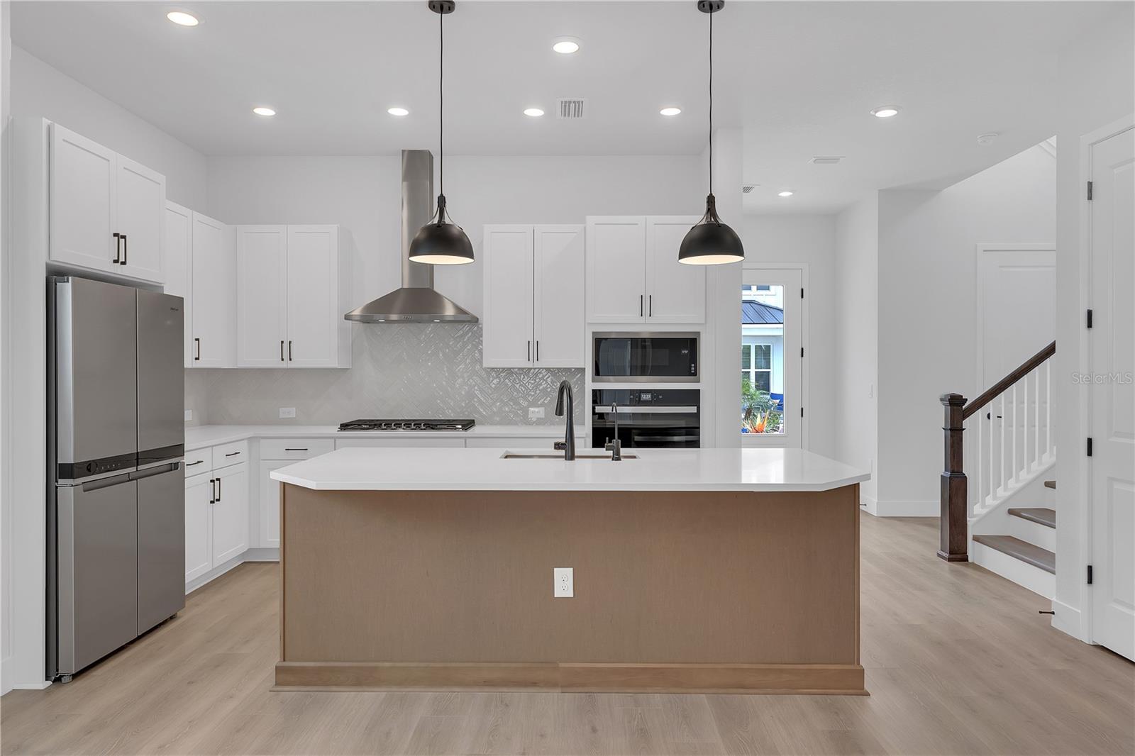 EMERALD LANDING AT WATERSIDE - Residential Lease