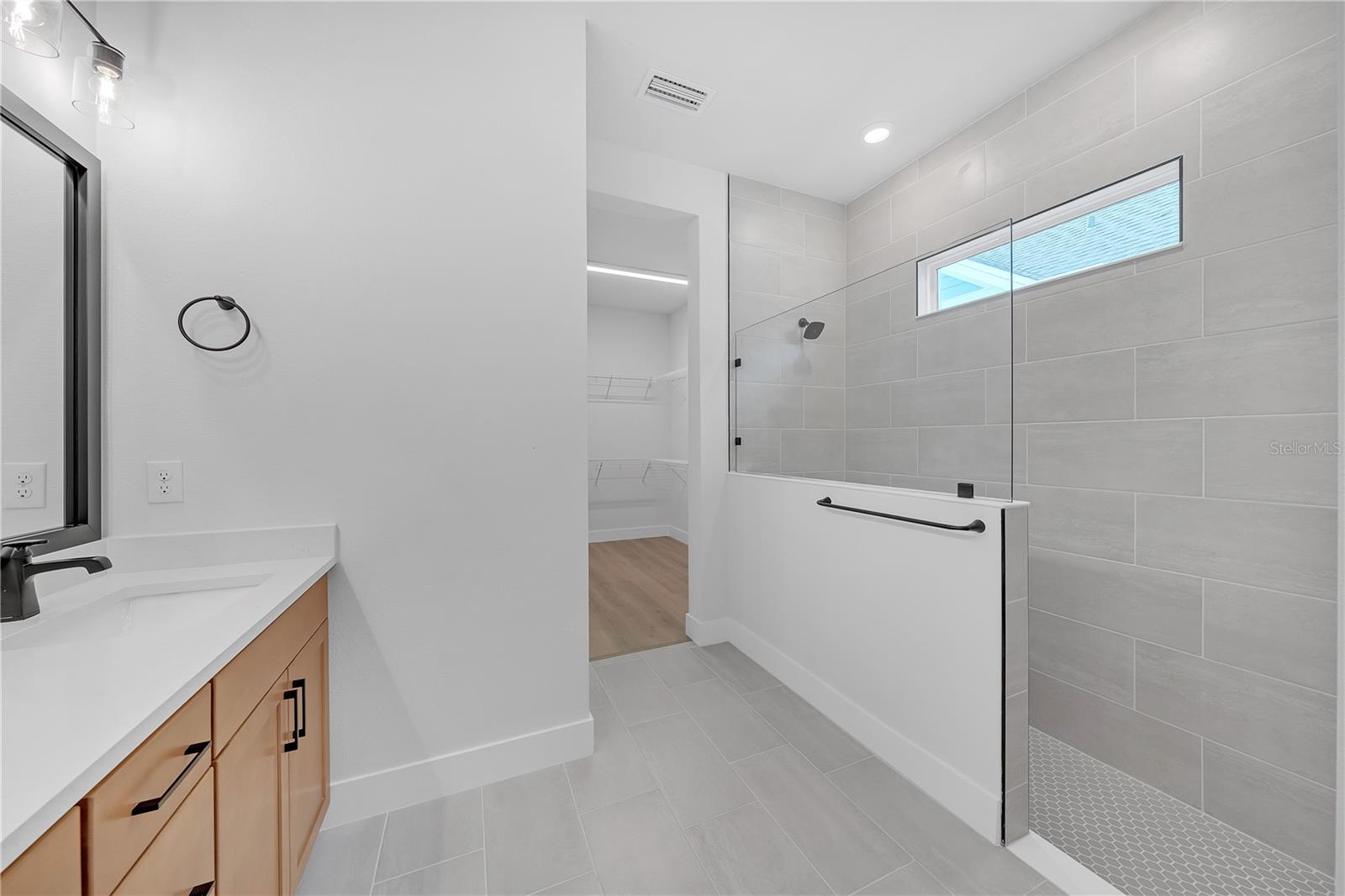 EMERALD LANDING AT WATERSIDE - Residential Lease