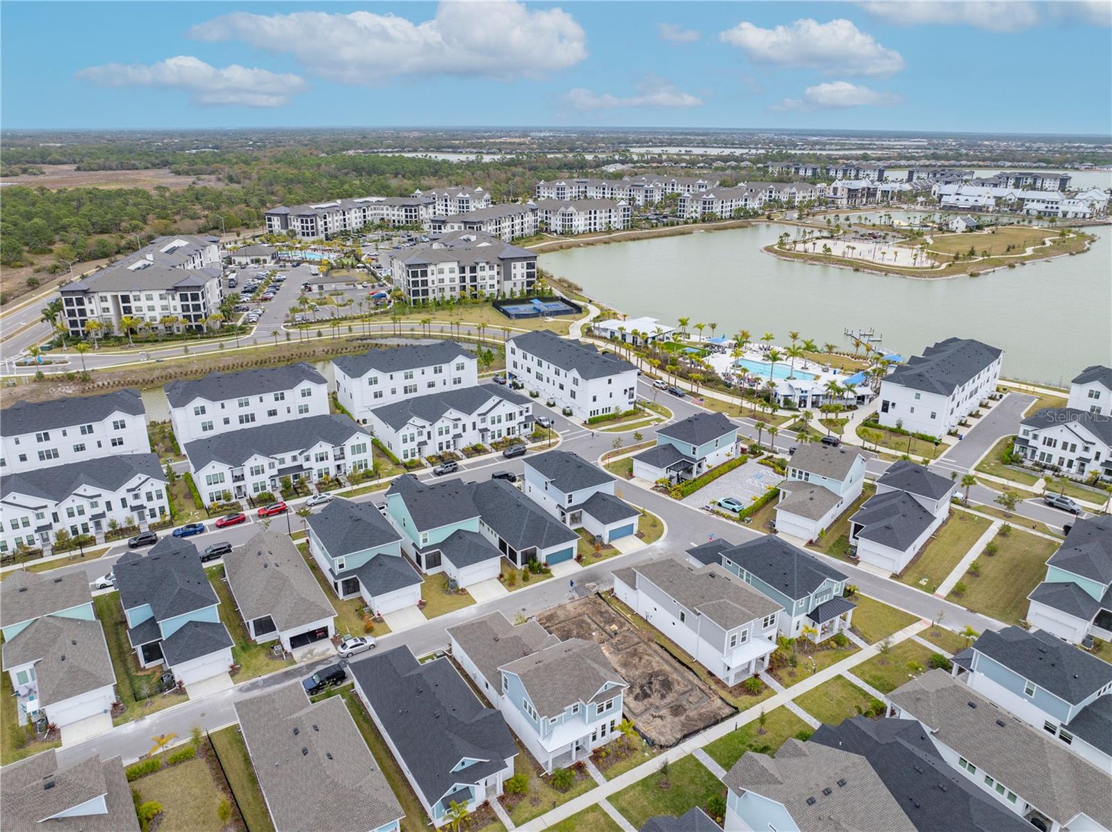 EMERALD LANDING AT WATERSIDE - Residential Lease