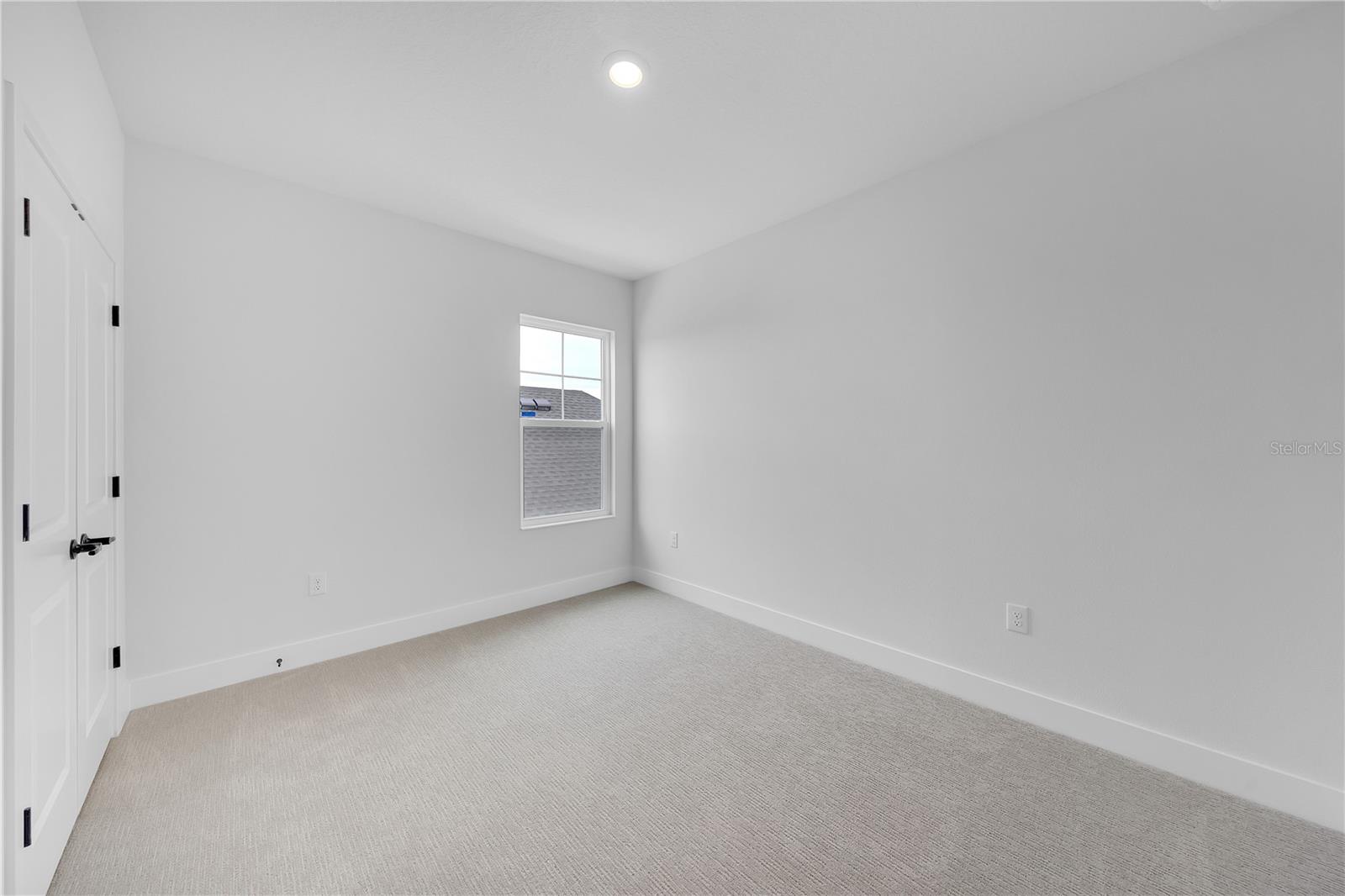 EMERALD LANDING AT WATERSIDE - Residential Lease