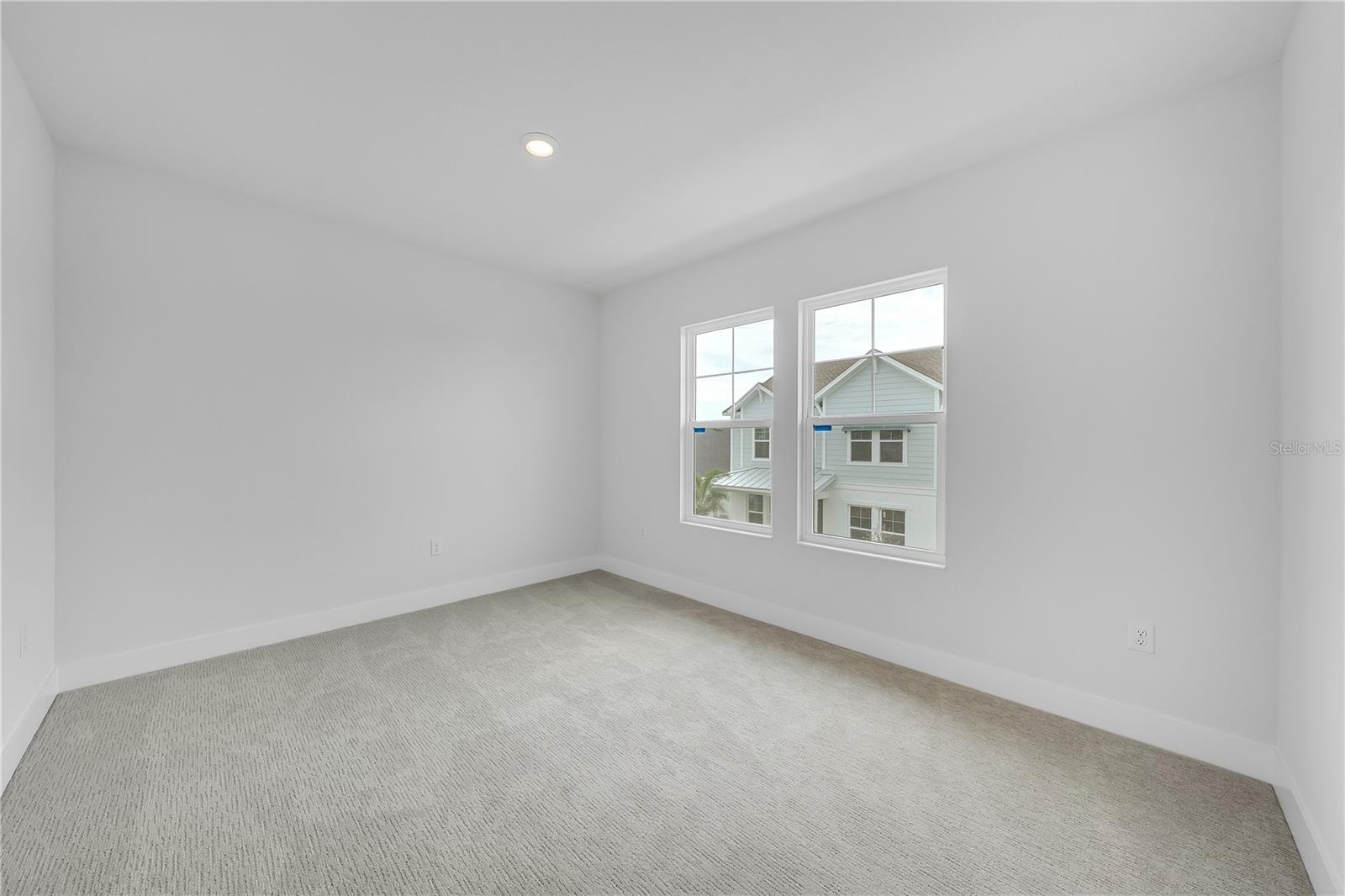 EMERALD LANDING AT WATERSIDE - Residential Lease