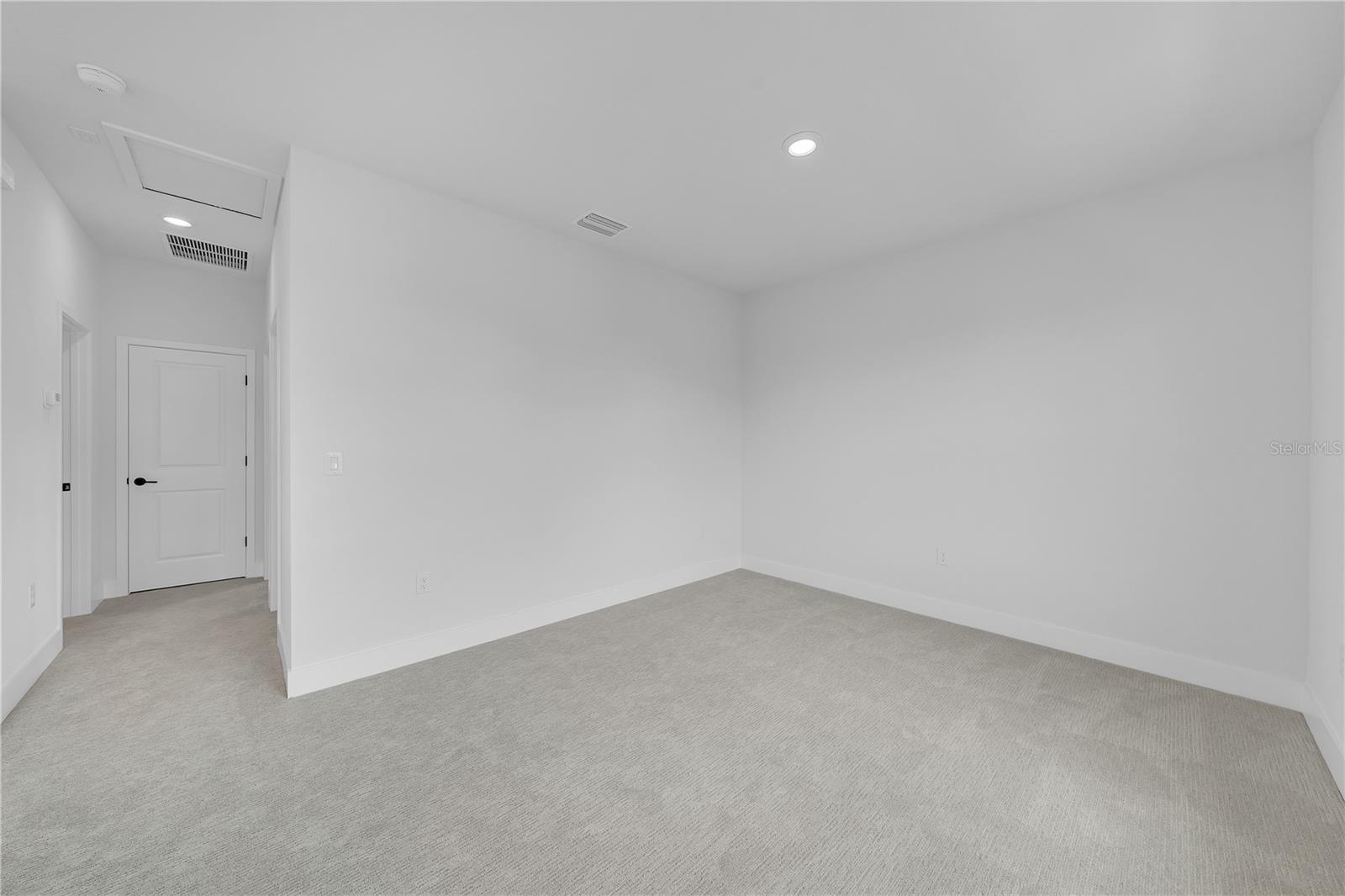 EMERALD LANDING AT WATERSIDE - Residential Lease