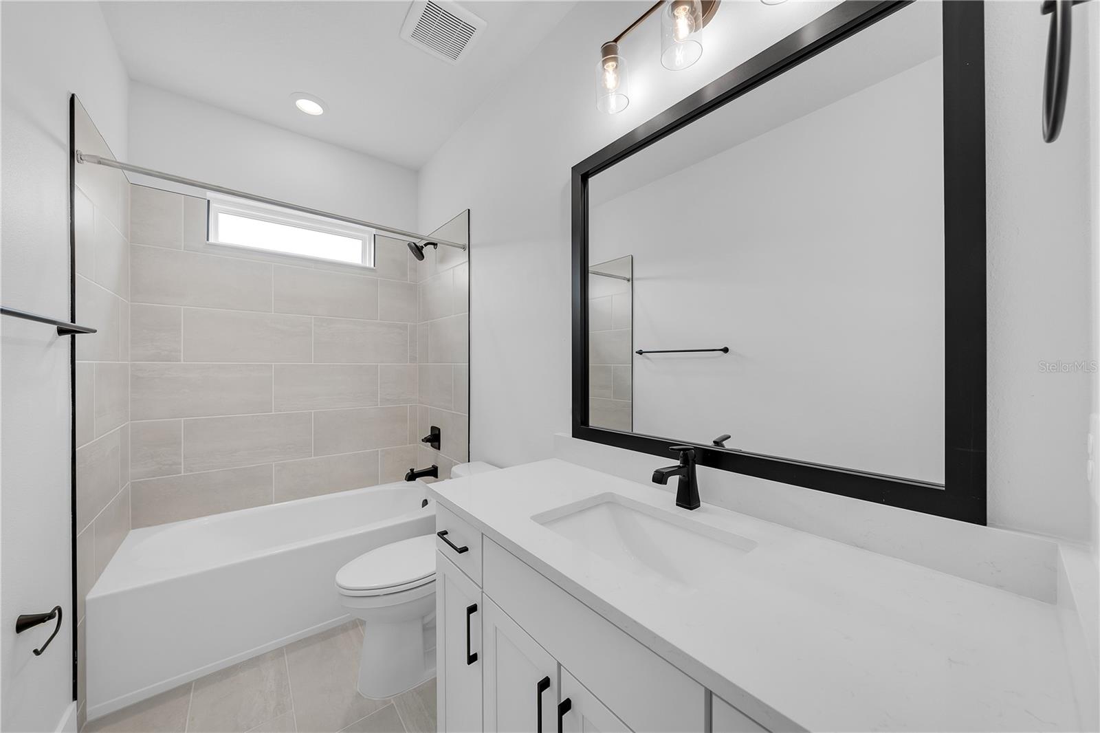 EMERALD LANDING AT WATERSIDE - Residential Lease
