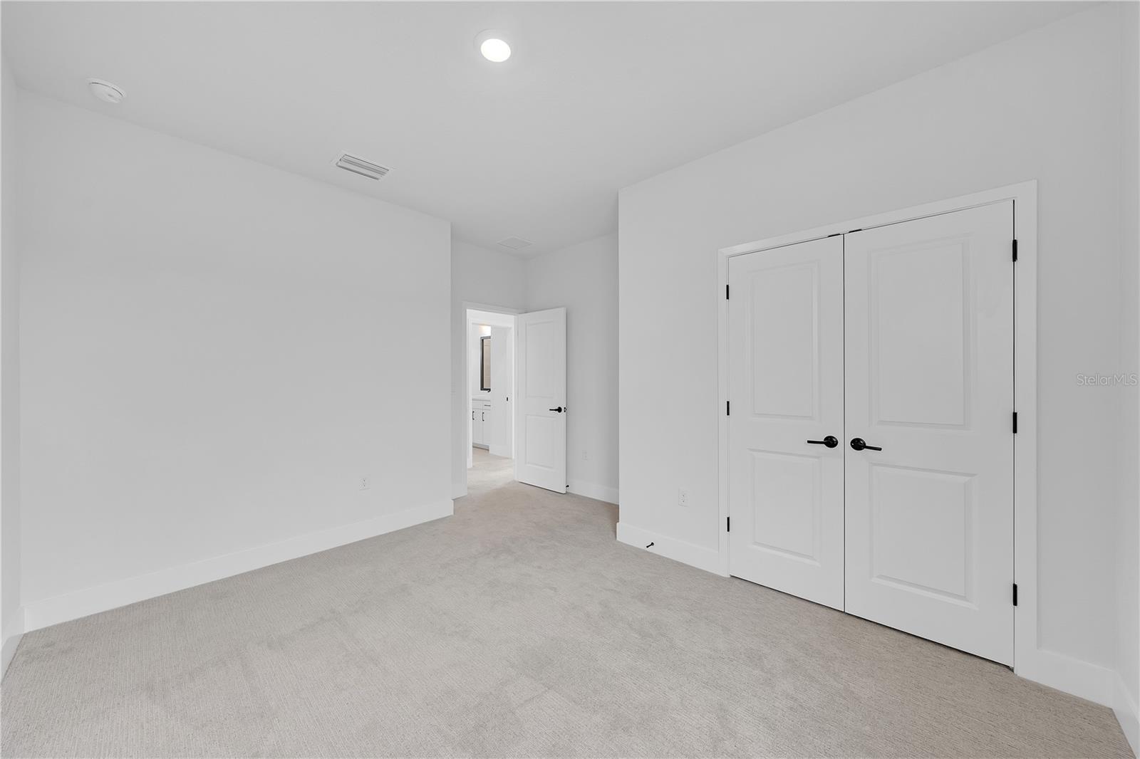 EMERALD LANDING AT WATERSIDE - Residential Lease