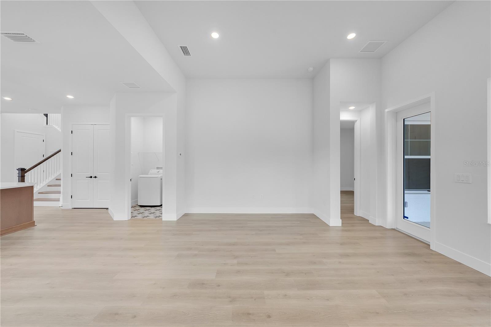 EMERALD LANDING AT WATERSIDE - Residential Lease