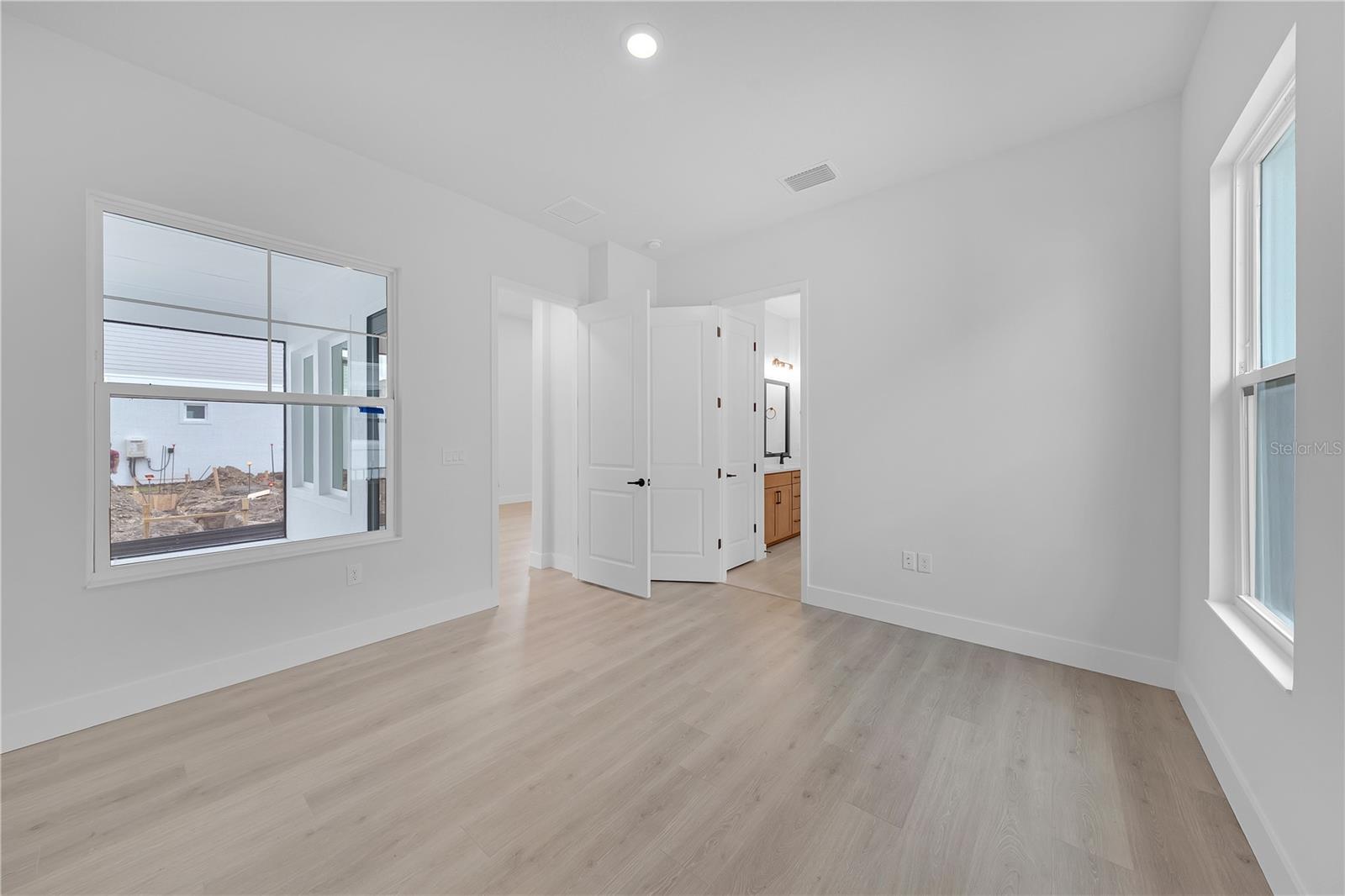 EMERALD LANDING AT WATERSIDE - Residential Lease