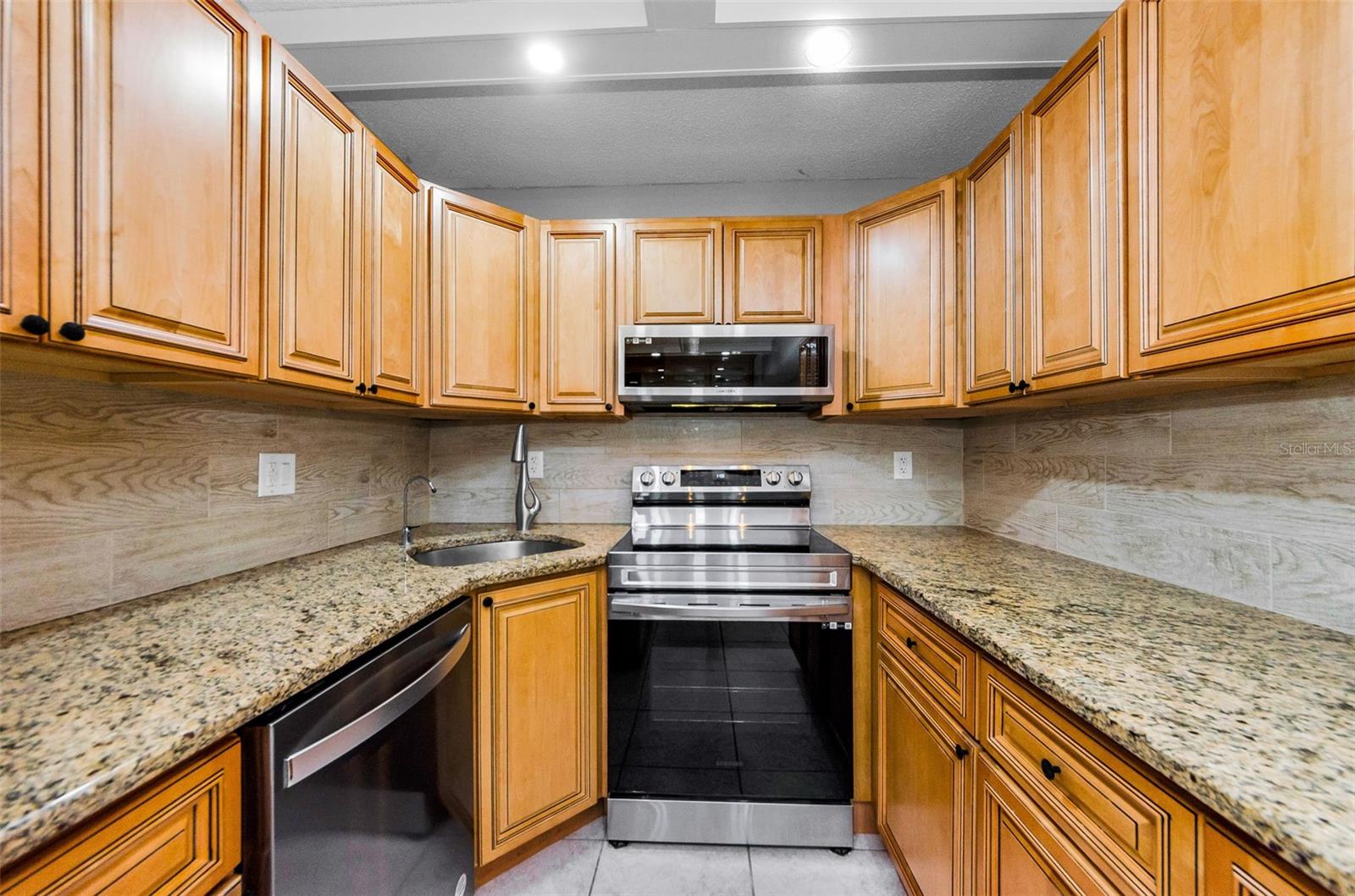 PINE RIDGE AT LAKE TARPON VILLAGE - Residential