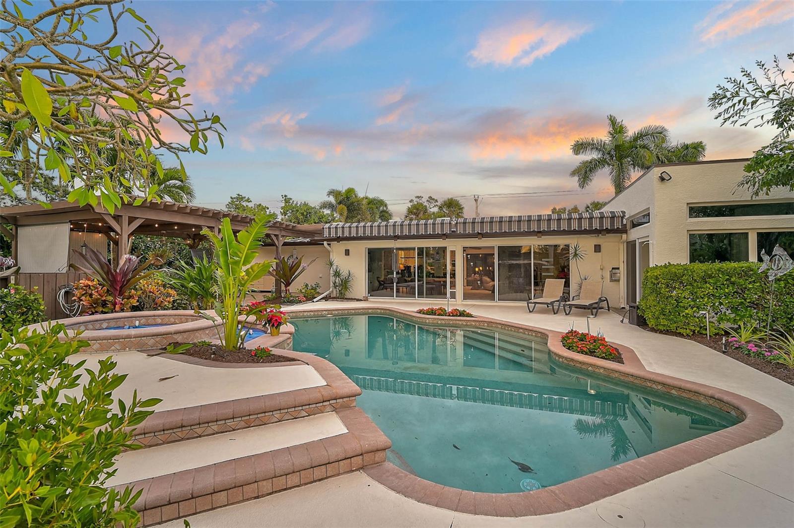 SIESTAS BAYSIDE WATERSIDE WOOD - Residential