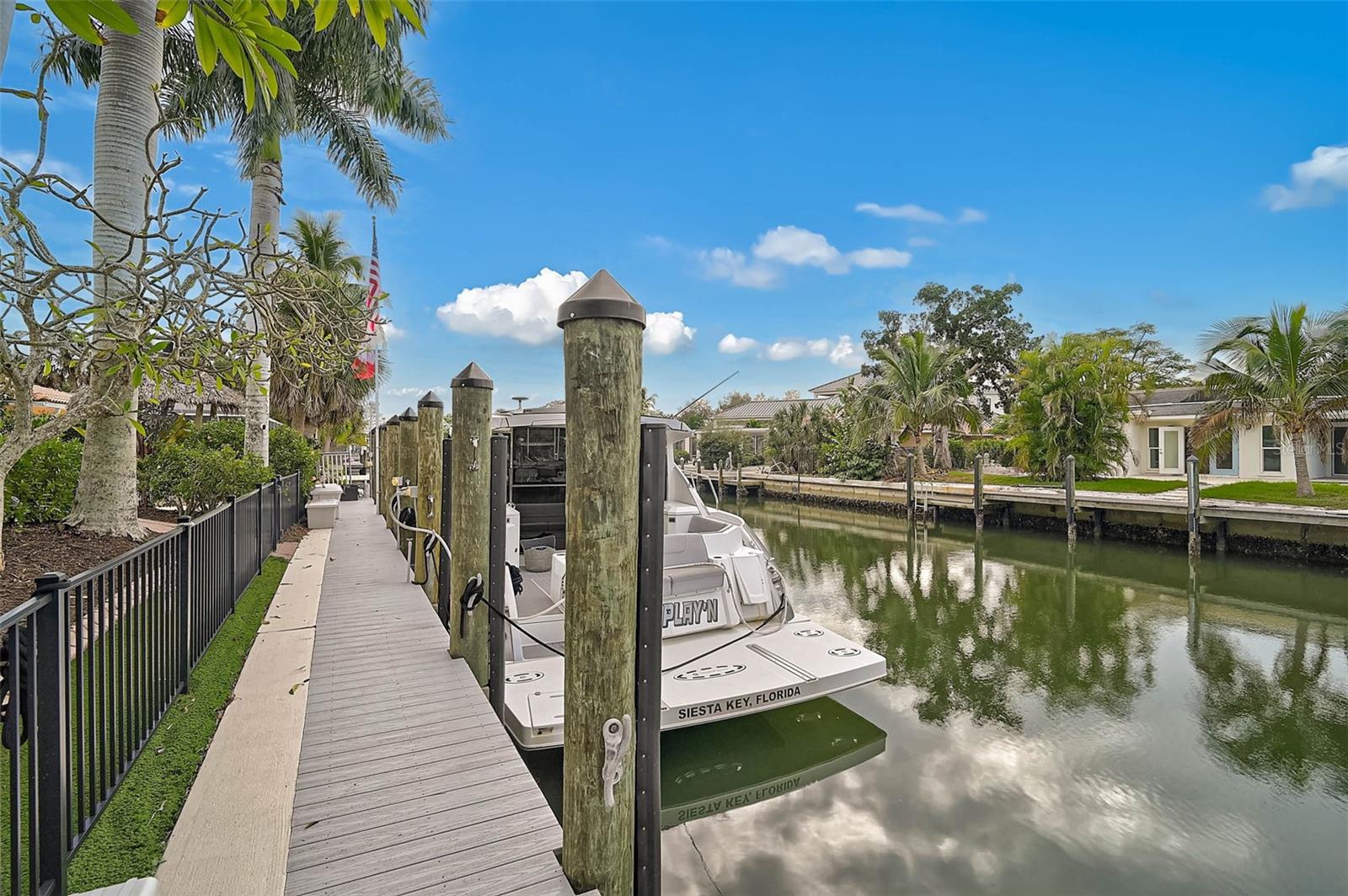 SIESTAS BAYSIDE WATERSIDE WOOD - Residential