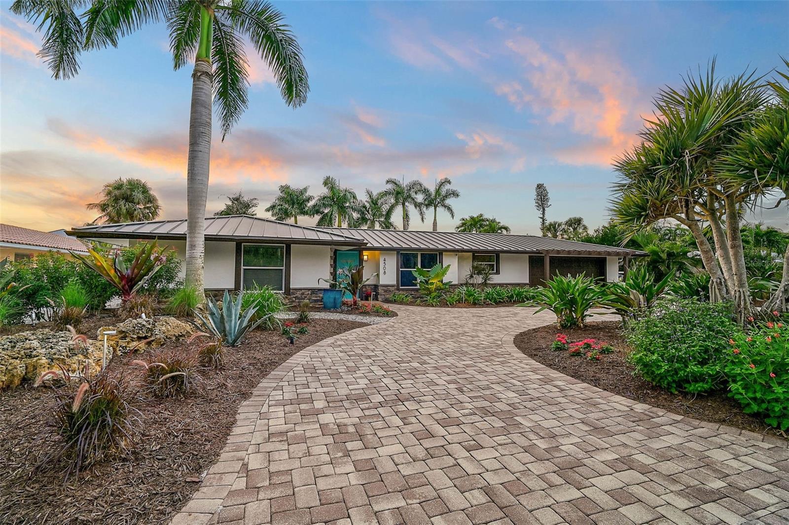 SIESTAS BAYSIDE WATERSIDE WOOD - Residential