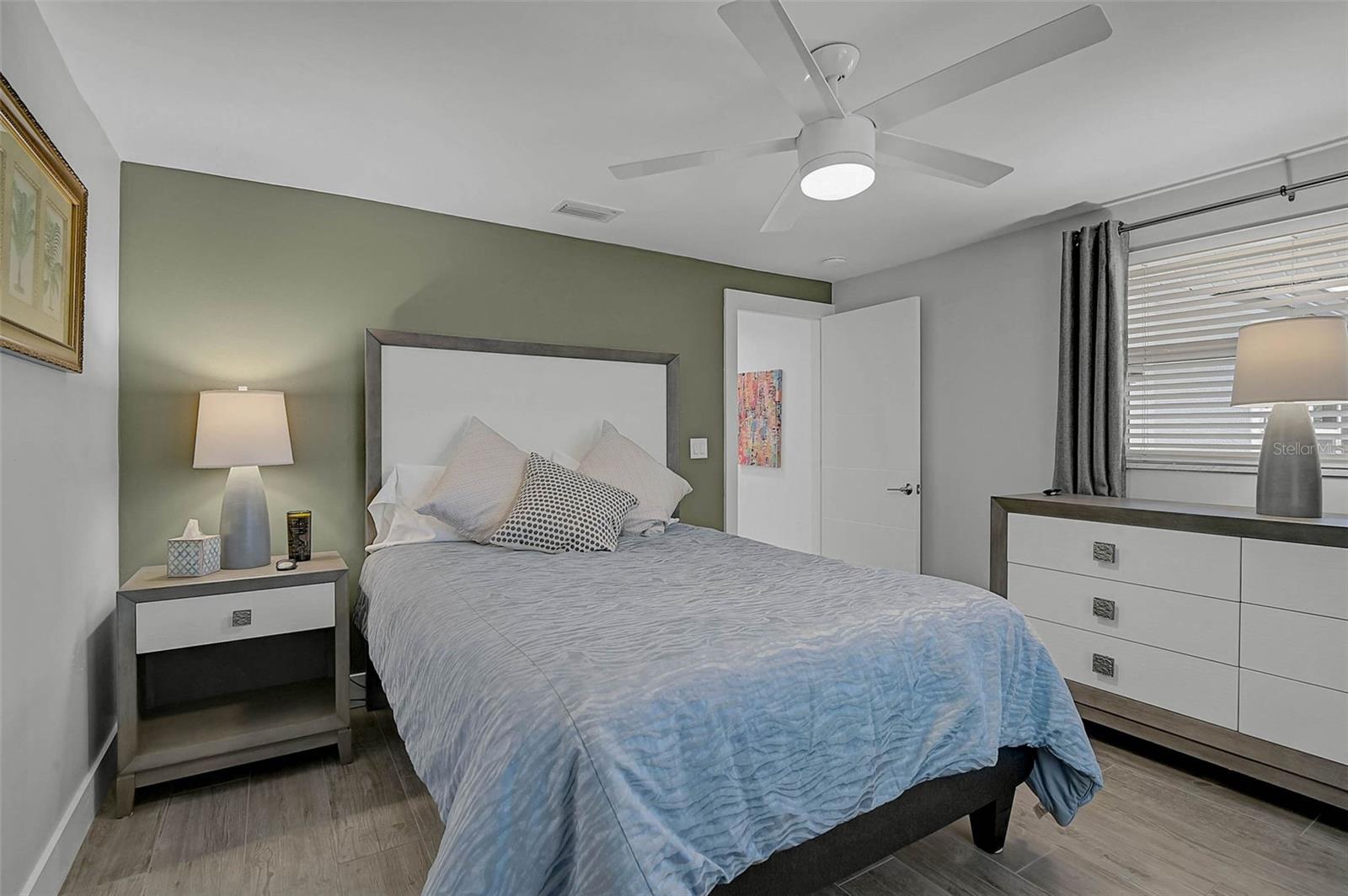 SIESTAS BAYSIDE WATERSIDE WOOD - Residential