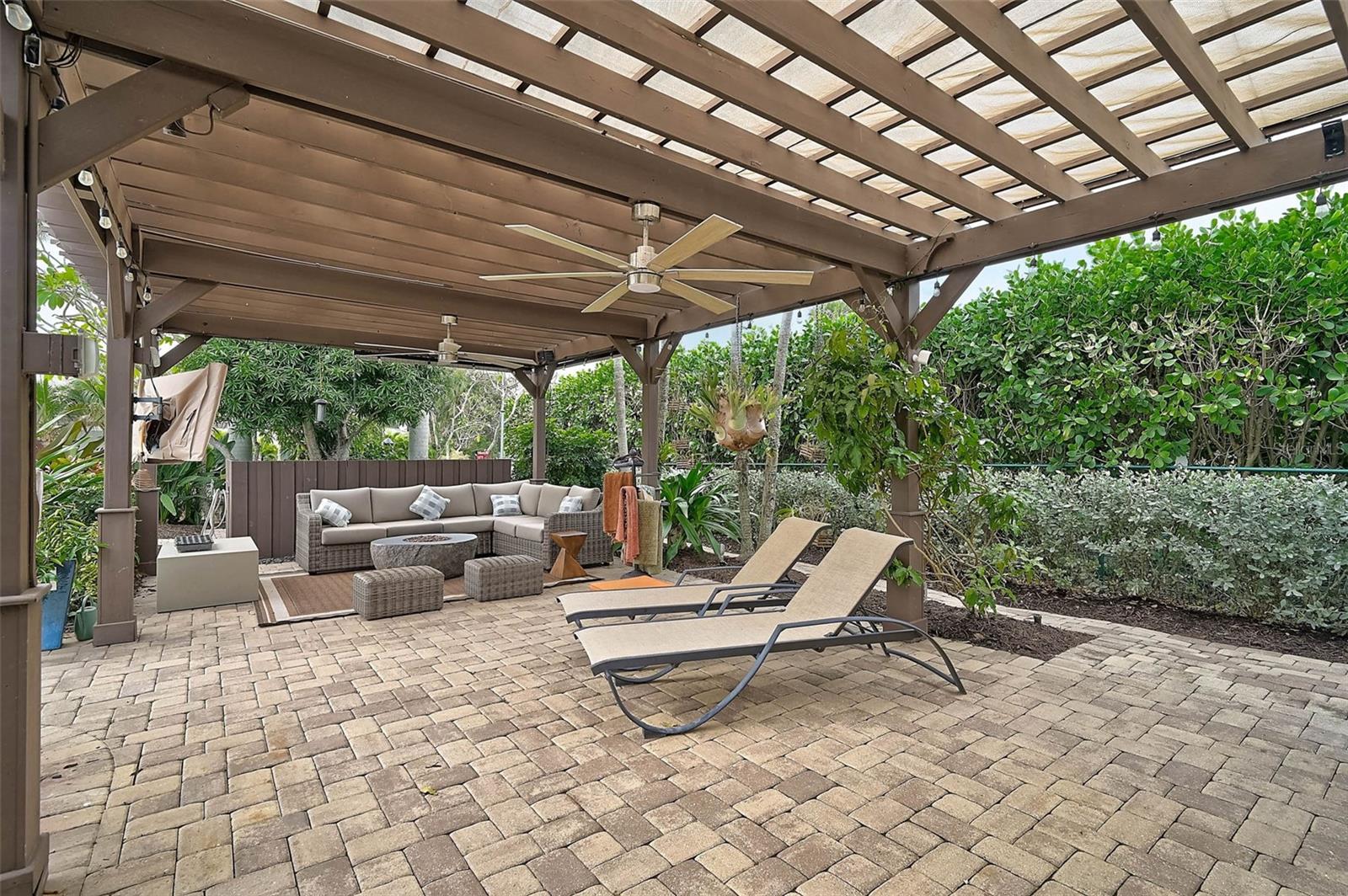 SIESTAS BAYSIDE WATERSIDE WOOD - Residential