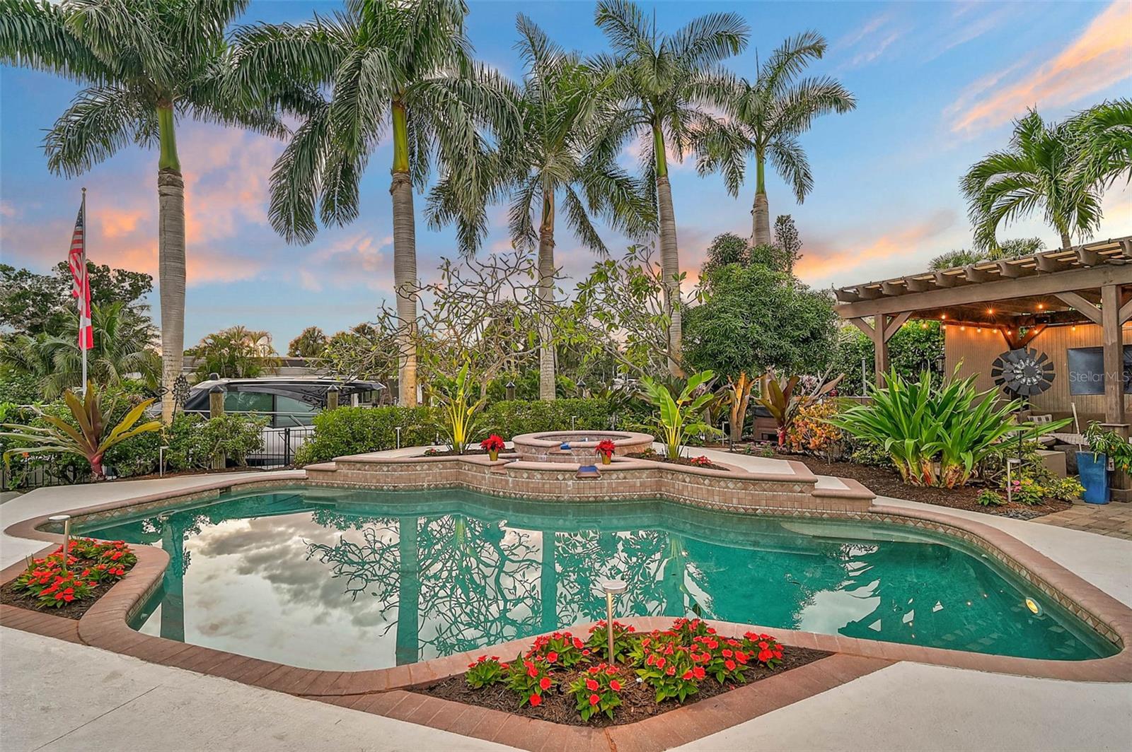 SIESTAS BAYSIDE WATERSIDE WOOD - Residential