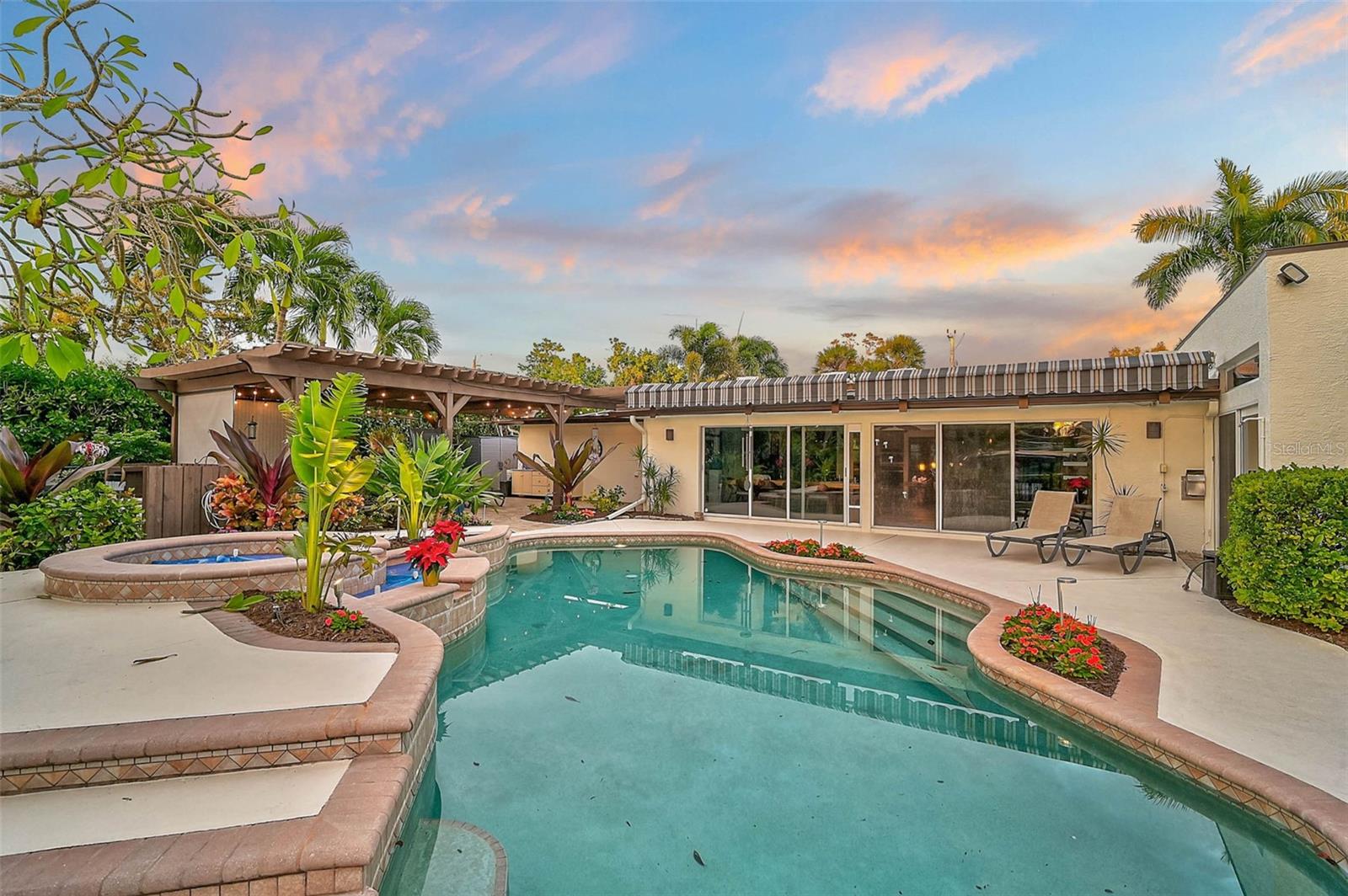 SIESTAS BAYSIDE WATERSIDE WOOD - Residential