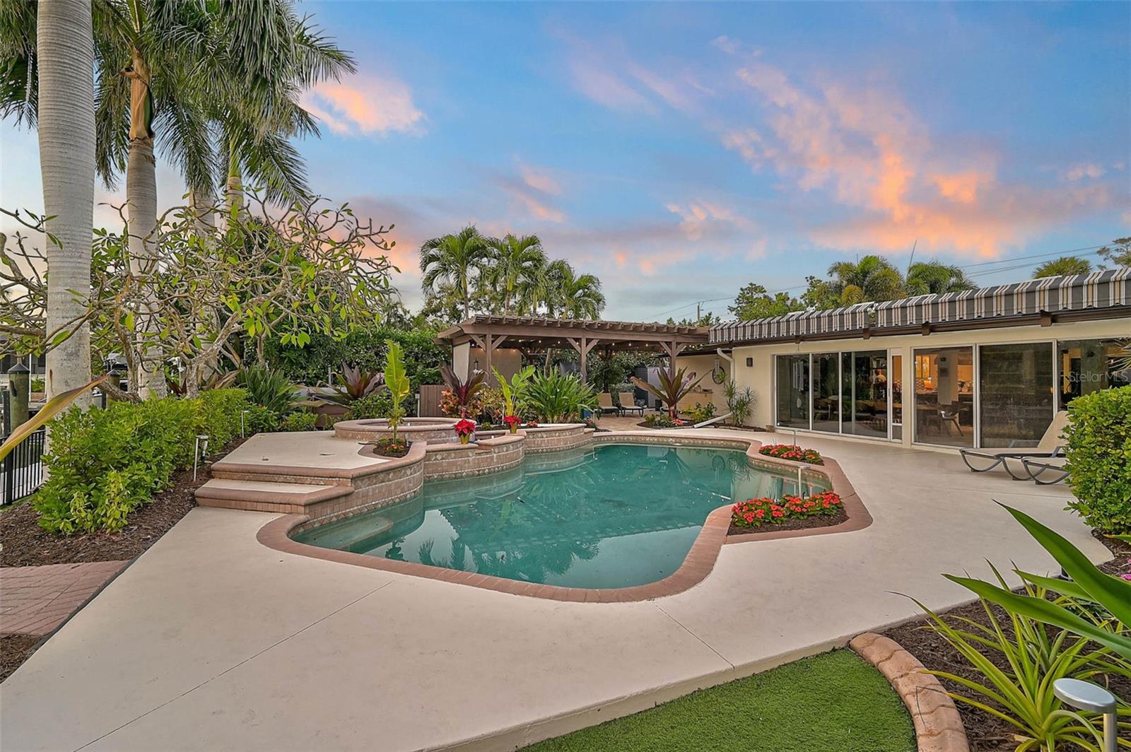 SIESTAS BAYSIDE WATERSIDE WOOD - Residential