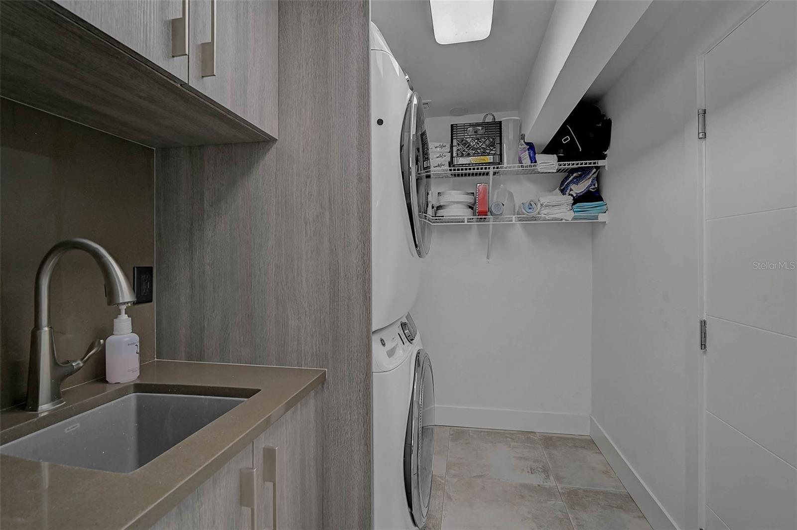 SIESTAS BAYSIDE WATERSIDE WOOD - Residential